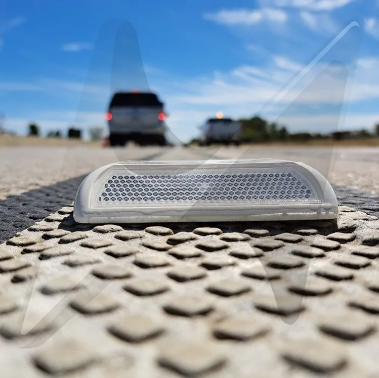 Hersan High Reflective Raised Pavement Marker Two Way Marker ABS Yellow Body Polycarbonate Yellow-Red Lenses 3m Pavement Solar