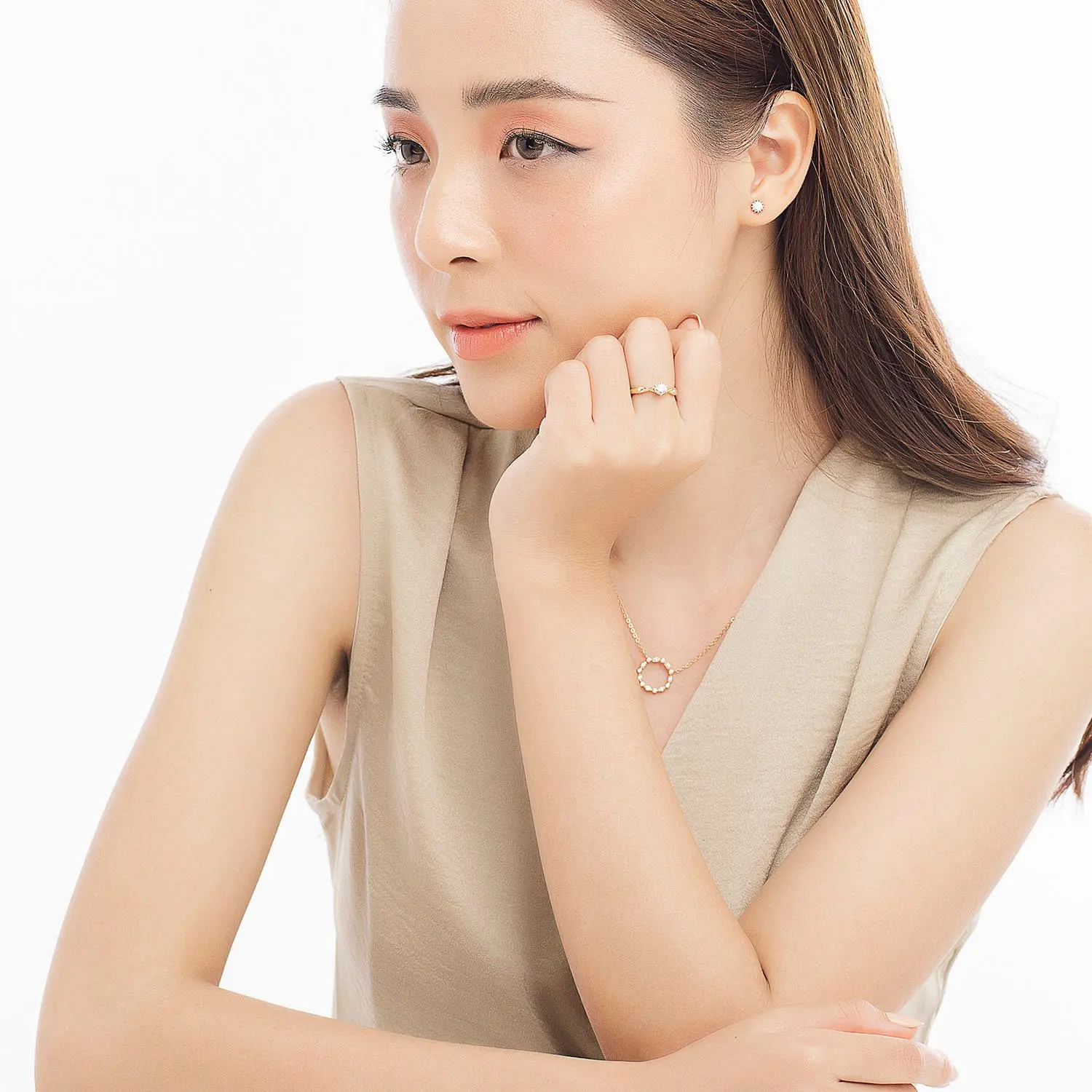 Wholesale price high quality customized 10k 14k 18k gold engagement rings for women Vietnam Manufacturer NDINO04