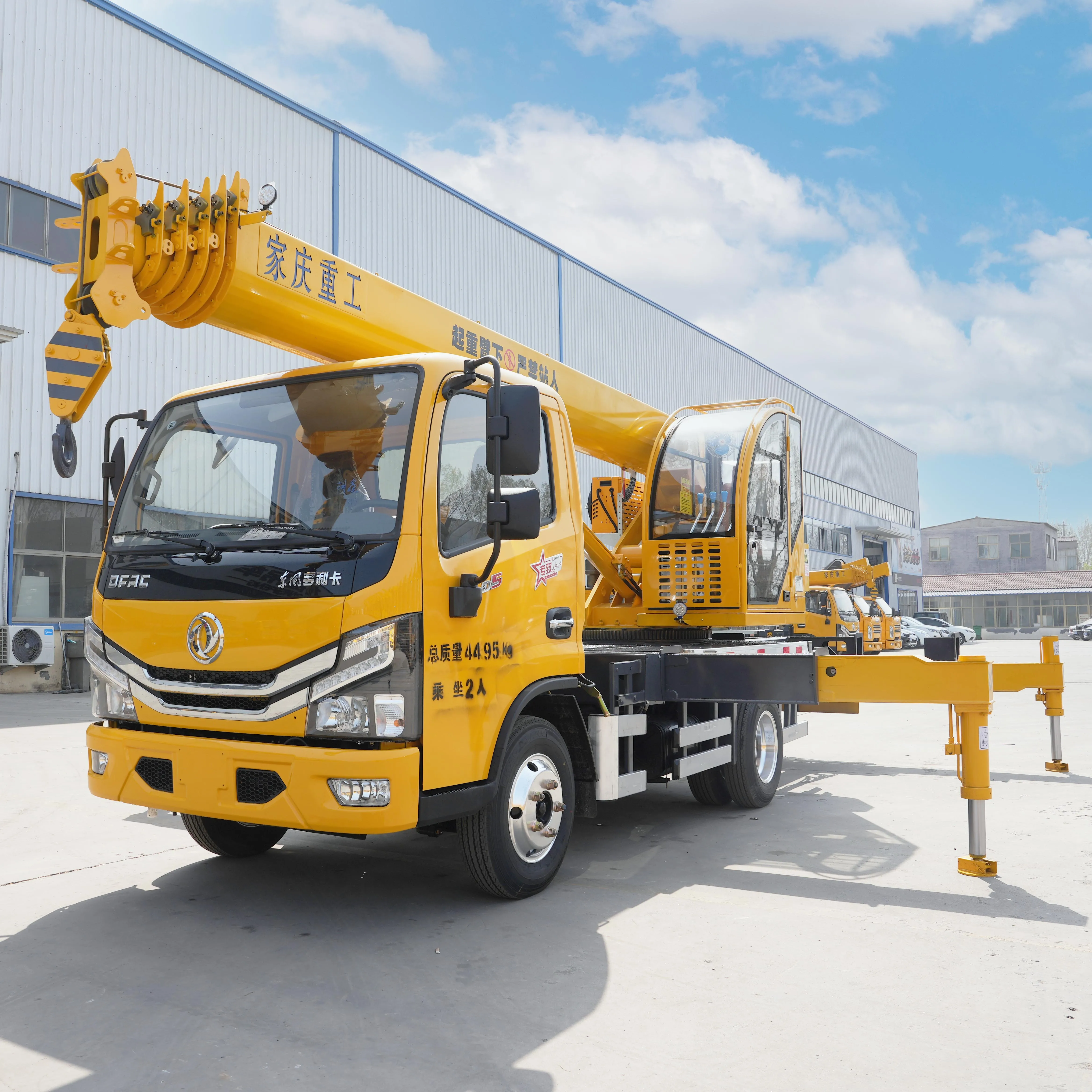 Brand New 5 Ton Truck Cranes Telescopic Boom Crane Hydraulic Crane