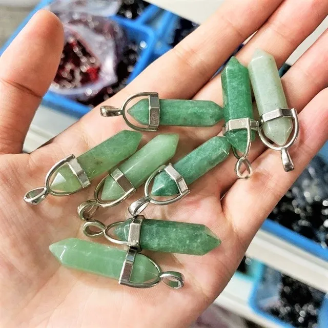 Natural Quartz Chakra Green Aventurine Crystal Natural Point Cut Gemstone Amethyst Agate Pendant Reiki DIY Necklace Souvenir