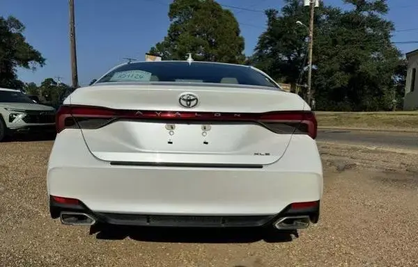 2021 Тойота Авалон XLE