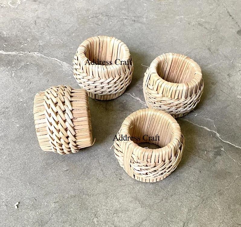 Luxury Style Hand Woven Wicker Round Shape Napkin Ring Table Accessories Parties Wedding Decor Unique Design Rattan Napkin Ring