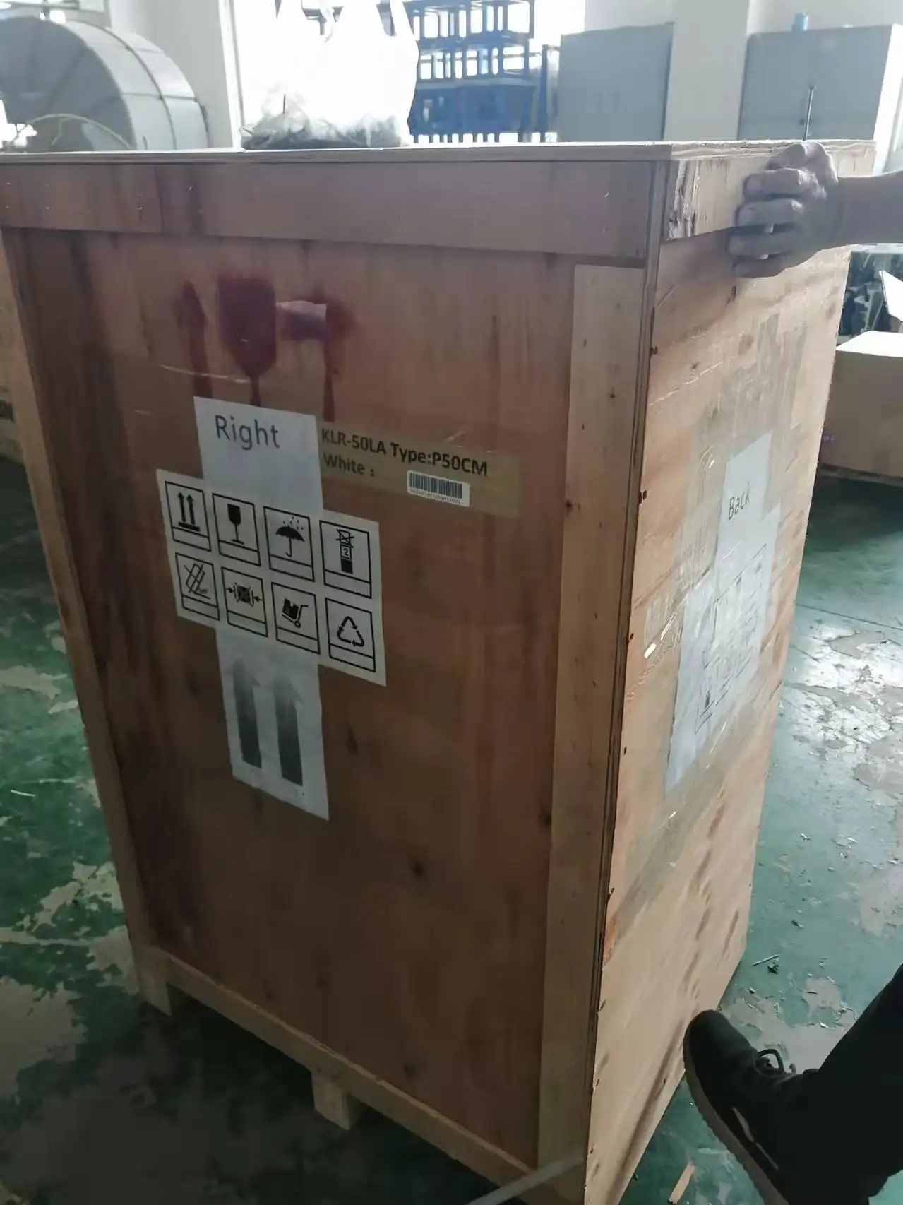 Atmospheric water generator ( AWG) New water technology drinking water from air humidity 20Liters per day