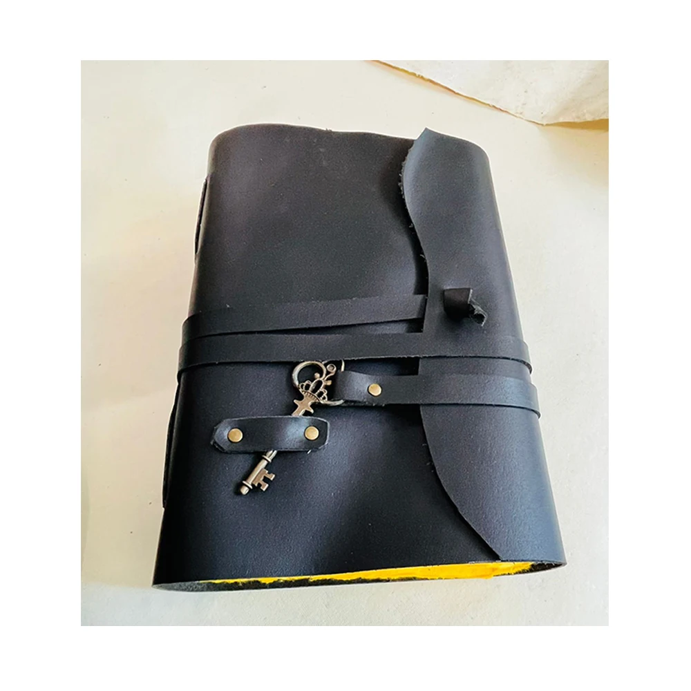 Wholesale Black Journal Vintage Hardcover Diary Antique Handmade Cotton Yellow Papers Writing Journal Notebook with Key