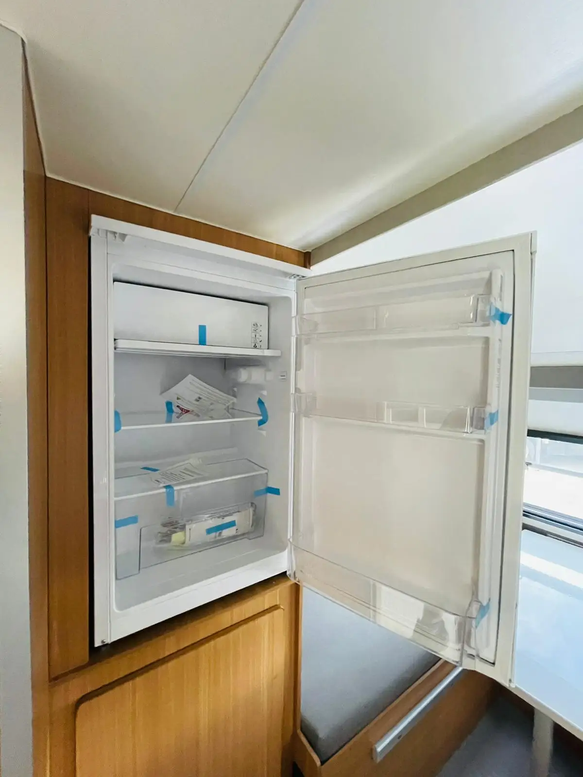 CARETTA UNCLE DELUXE CARAVAN FOR ALL YEAR STRONG AND HIGH QUALITY WITH LED LAMBS