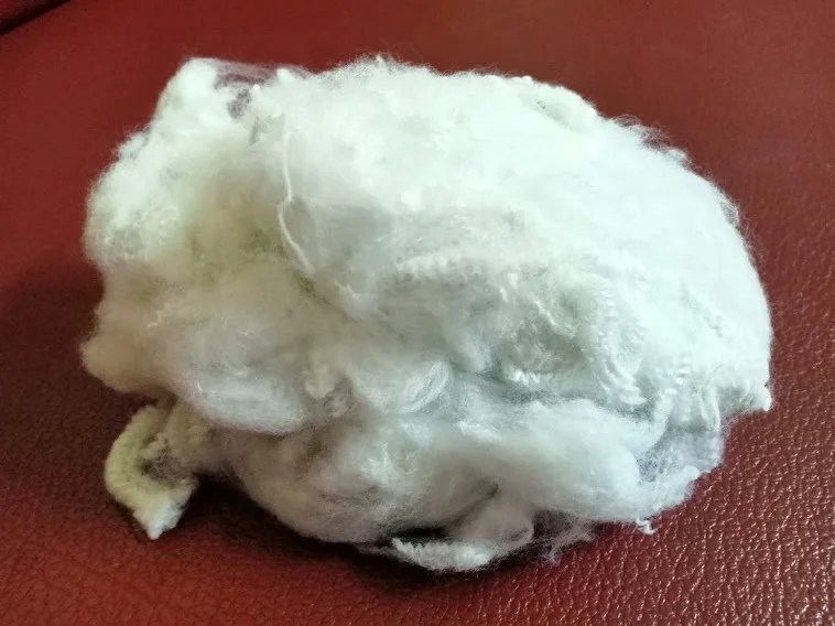Recycled Polyester Staple Fiber 2.5D SD White Solid Dry A Grade of Vikohasan Supplier and GRS fibre for spinning yarn