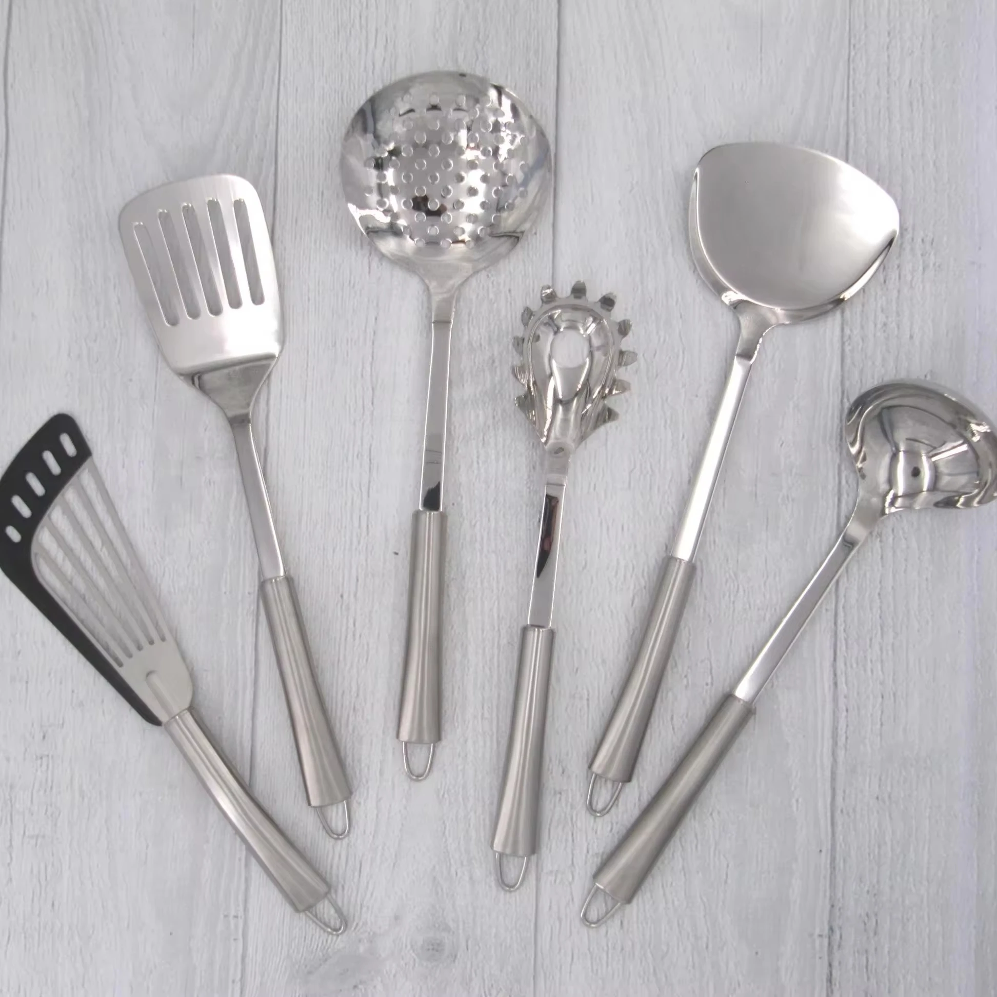 Reasonable Price RTS Kitchen Utensils Stainless Steel Skimmer for commercial kitchen