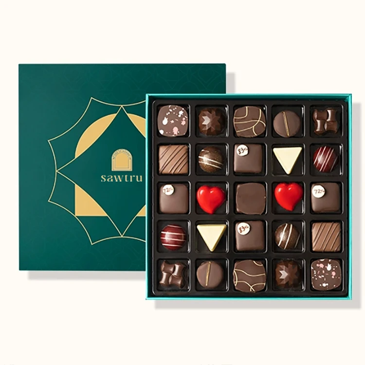 Custom Folding magnetic suction Grey board Paper Packaging Boxes Heart Shape Candy Gift Box Chocolate Box