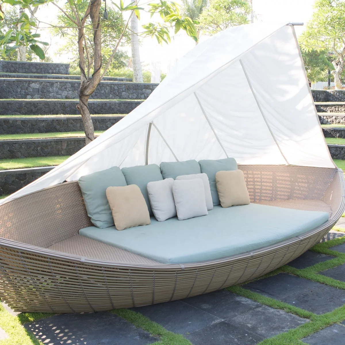 PRSF-057 Poly rattan heart shaped sofa outdoor seating sun lounger bed powder coated aluminum frame outdoor cushion