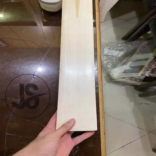 Cricket Bat made with best quality wooden