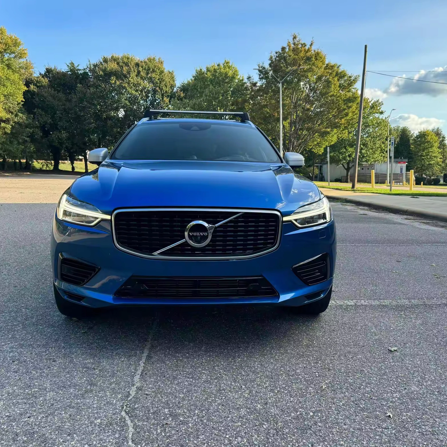 Used 2019 Volivo XC60 T8 R-Design 400-hp Plug-In Hybrid Powertrain, AWD, Bursting Blue Metallic Used Cars For Sale