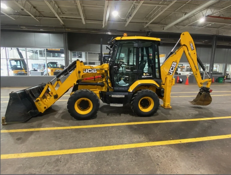 Абсолютный JCB 3CX компактный экскаватор-погрузчик с 18 стандартным профилем ковша экскаватора зубьями готов к работе и легко работает