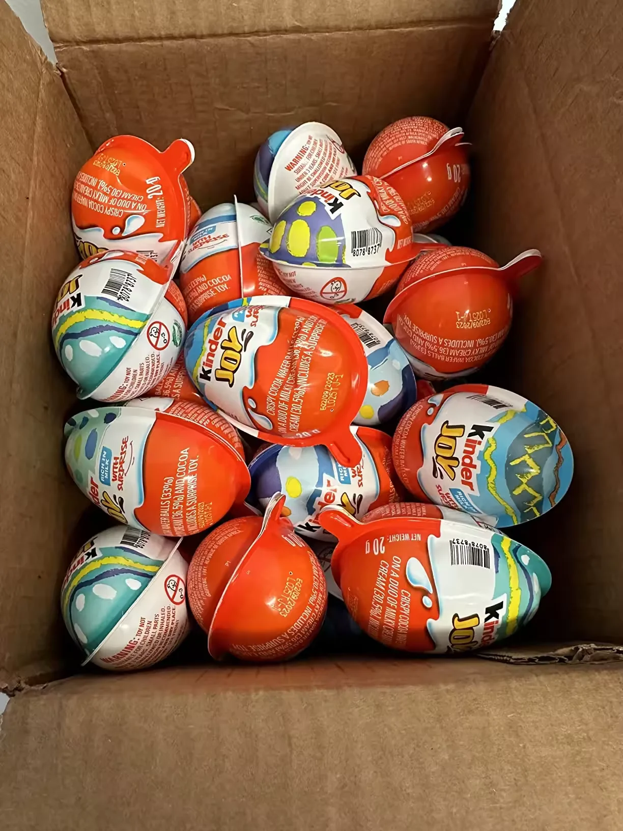 Лучшее шоколадное яйцо Kinder Joy / Surprise с игрушкой на продажу