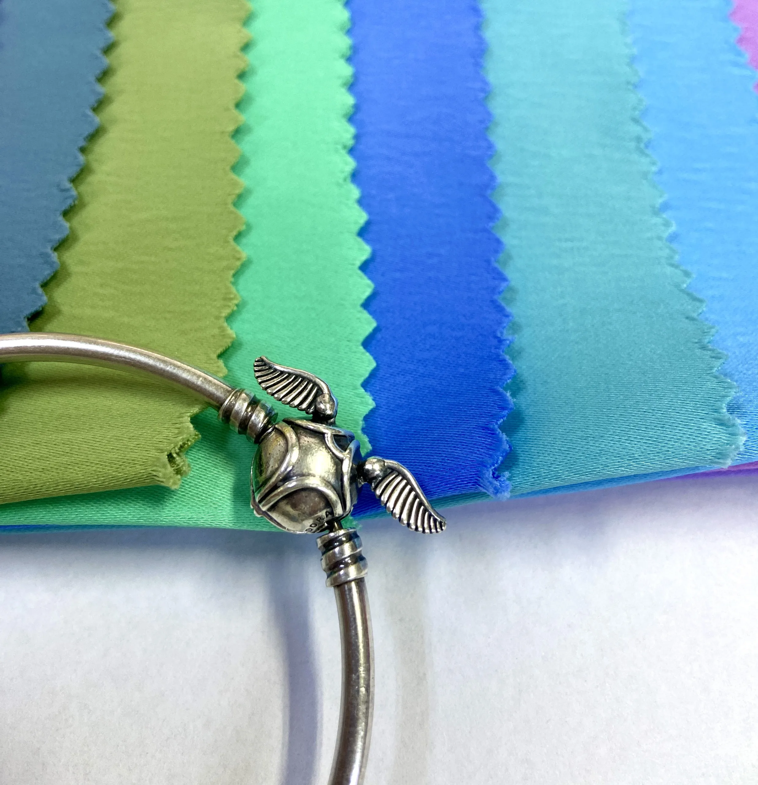 POLYESTER PLAIN WOVEN CREPE FABRIC LOW MOQ VIETNAM MANUFACTURER CHEAP PRICE FOR CLOTHES ABAYA DRESS  MADE IN VIETNAM M960F