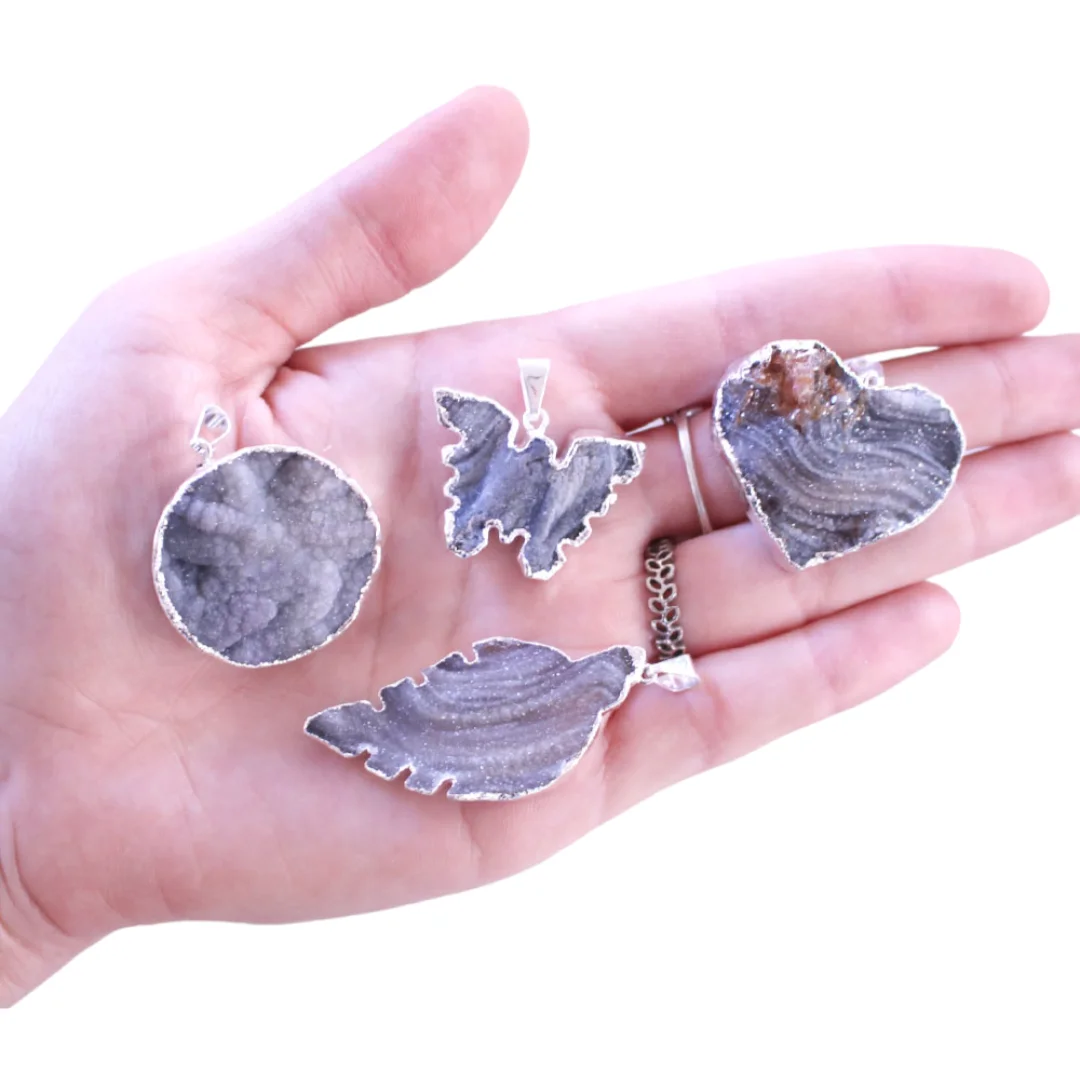 BUTTERFLY CHALCEDONY SHELL PENDANT