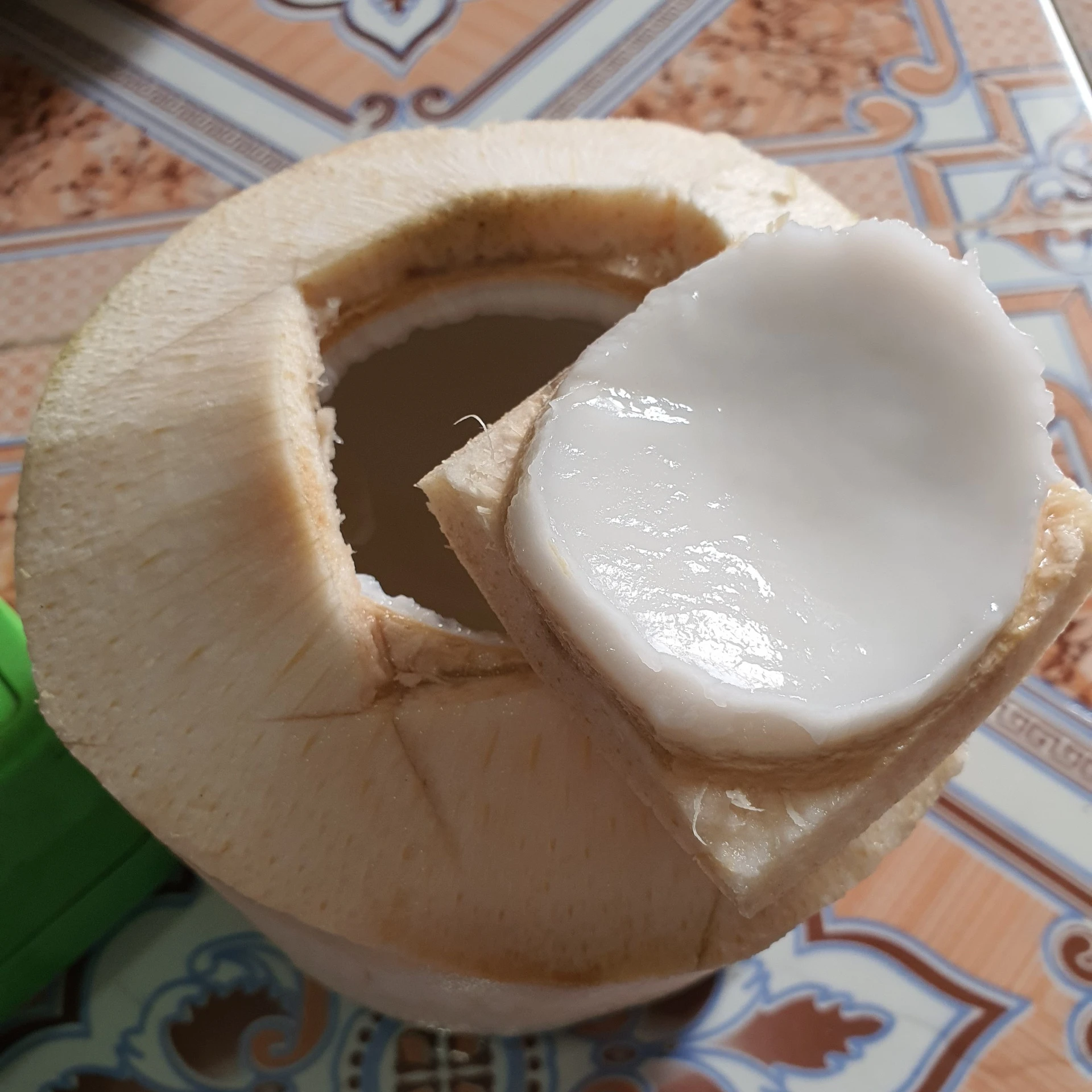 Wholesales New Product  High Quality Diamond Coconuts OEM Young Coconuts Ready To Ship
