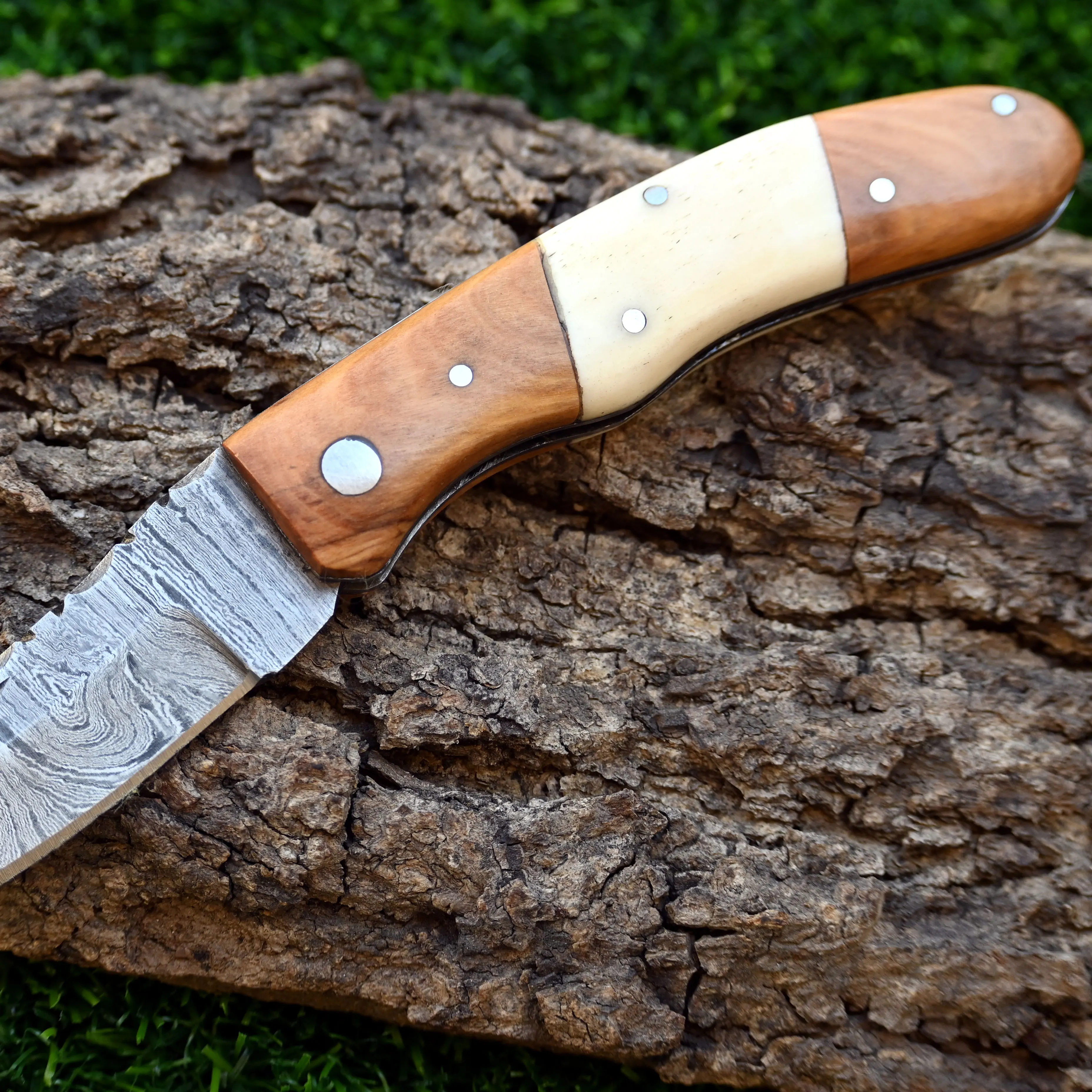 Top High-End Folding Knives Lightweight Black Handle D2 Stainless Steel Camping Pocket Knives