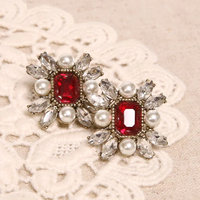 Crystal Pearl Antique Stud Earring made in Korea party wedding jewelry