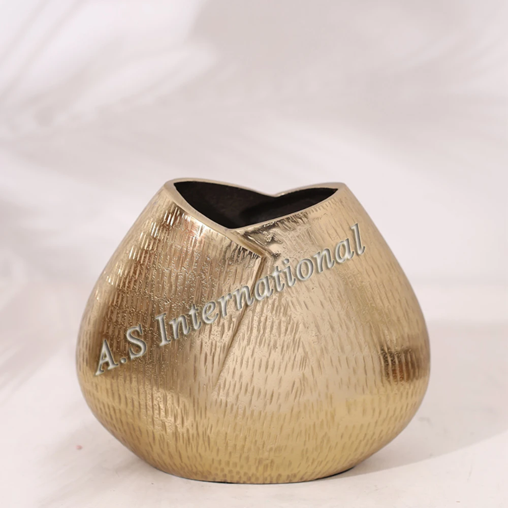 Современная декоративная металлическая ваза для