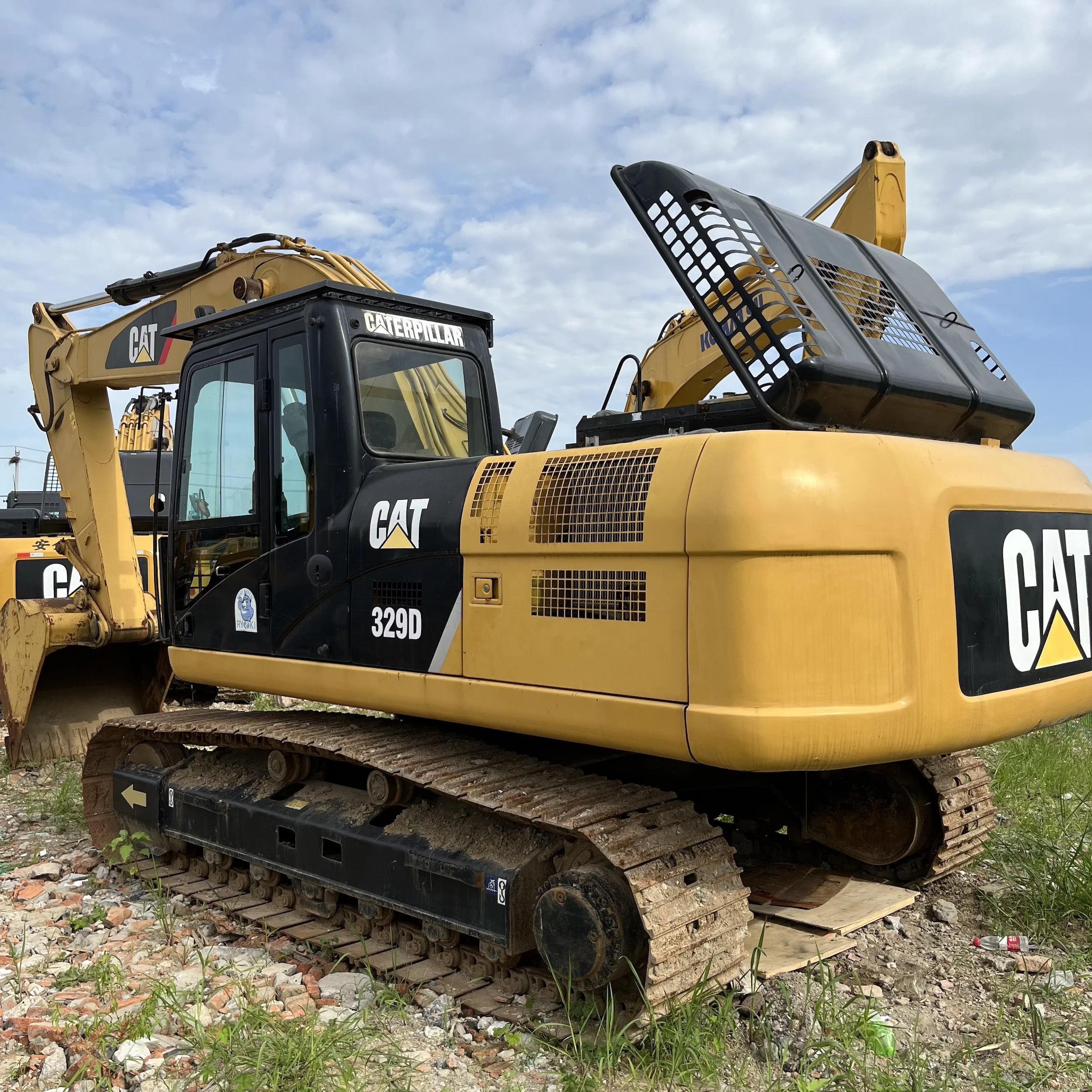 Used Japan CAT Caterpillar 329D excavator in good condition, 29 ton hydraulic crawler excavator, CAT329D 320D 330D in low price