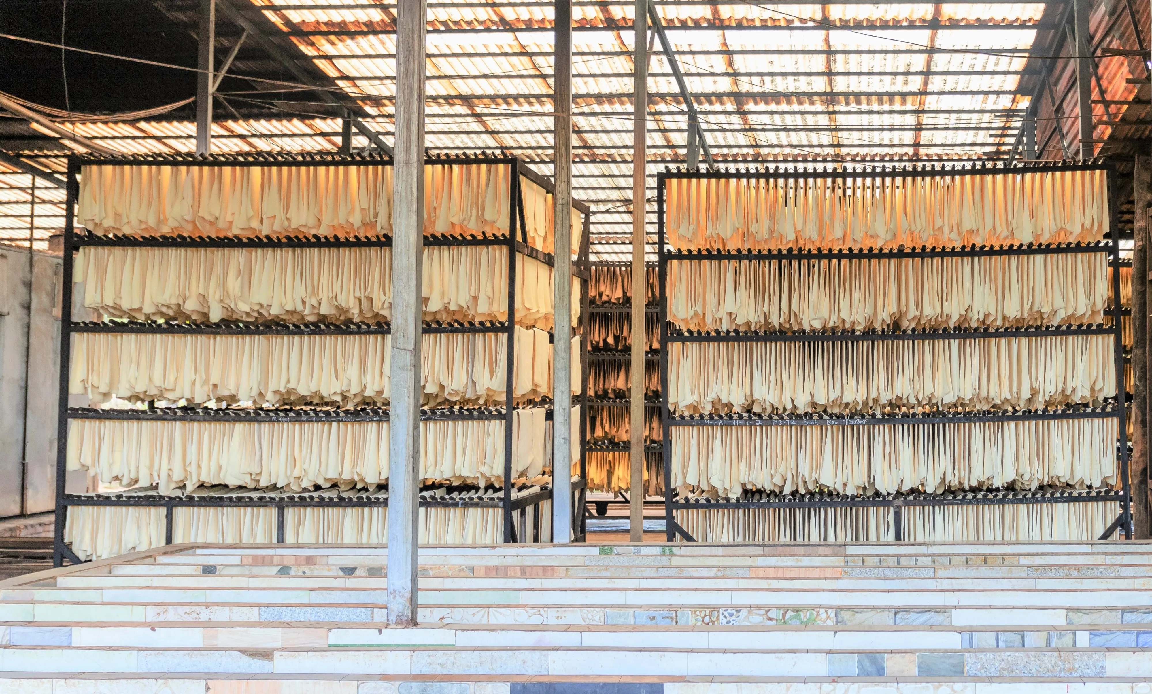 Rss buy scrap tires rubber raw materials vietnam rubber raw material compounds and direct factory nbr