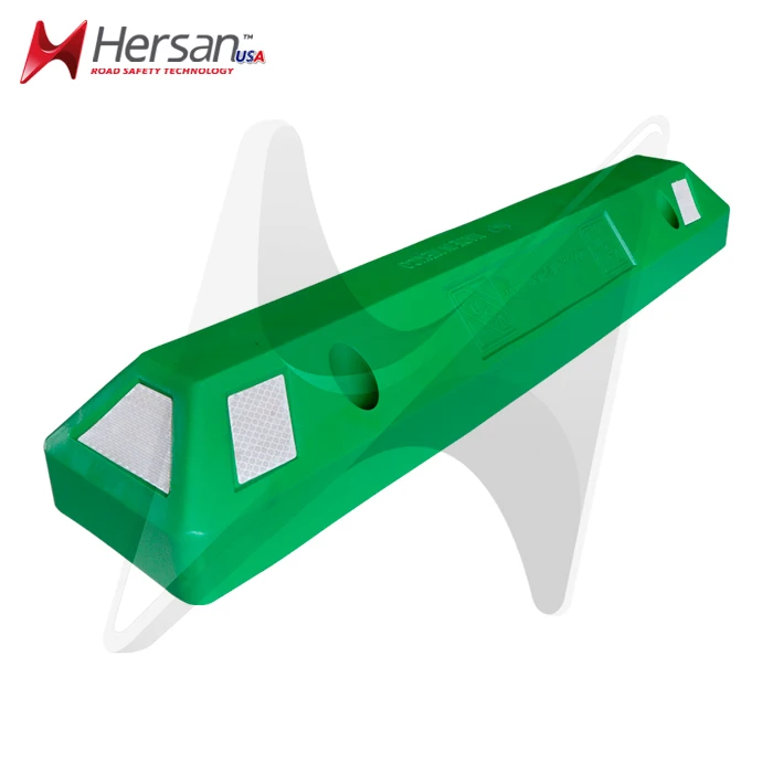 HERSAN Green Traffic Lane Divider Road Traffic Barriers Manufacturer Road Plastic Barrier Road Safety Barrier Bikeway Delineator