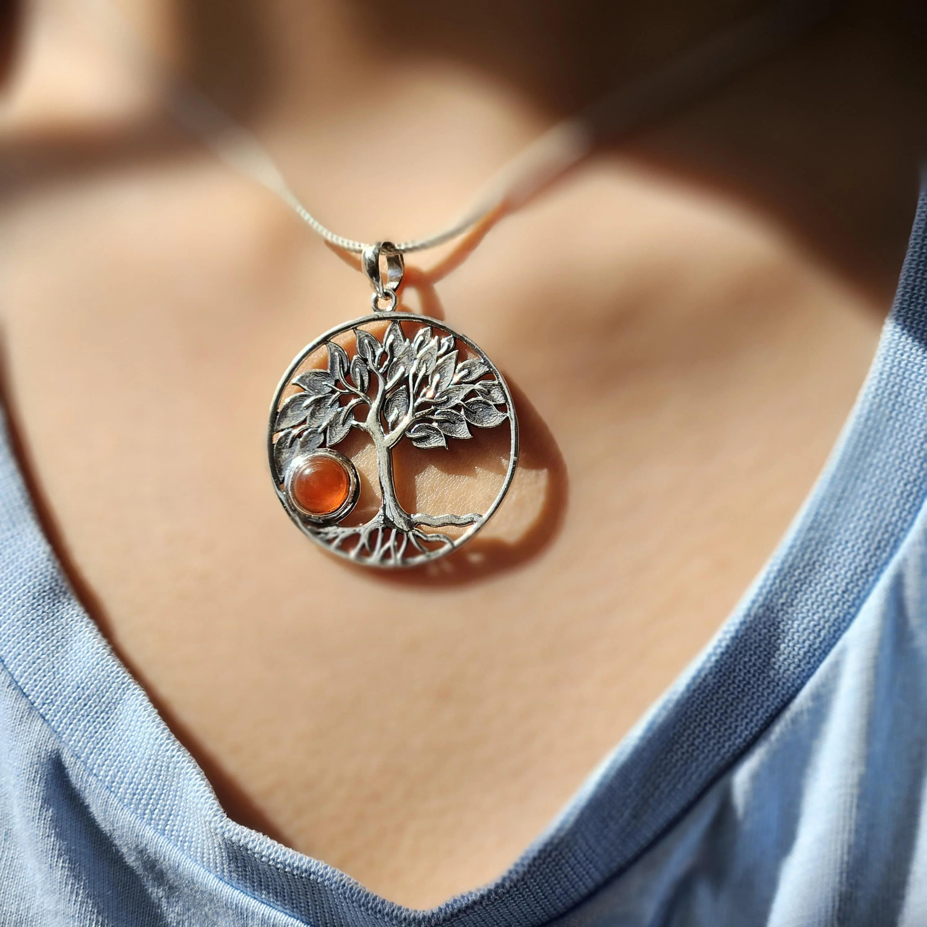 Attractive carnelian tree silver pendant