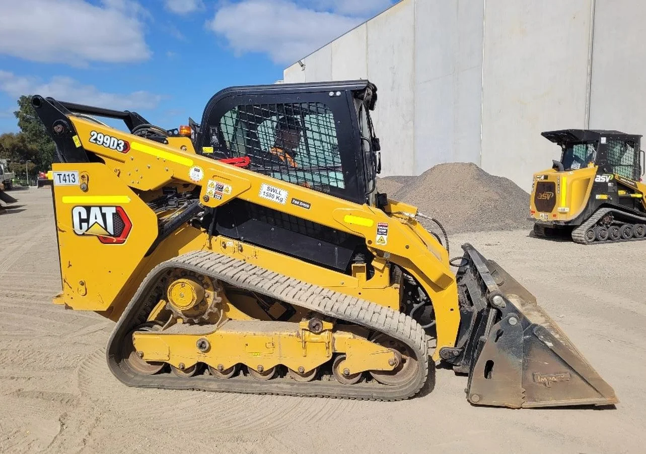USED 2020 CAT 299D3 98HP FULL SPEC TRACK LOADER WITH 750 HOURS IN VERY GOOD CONDITION