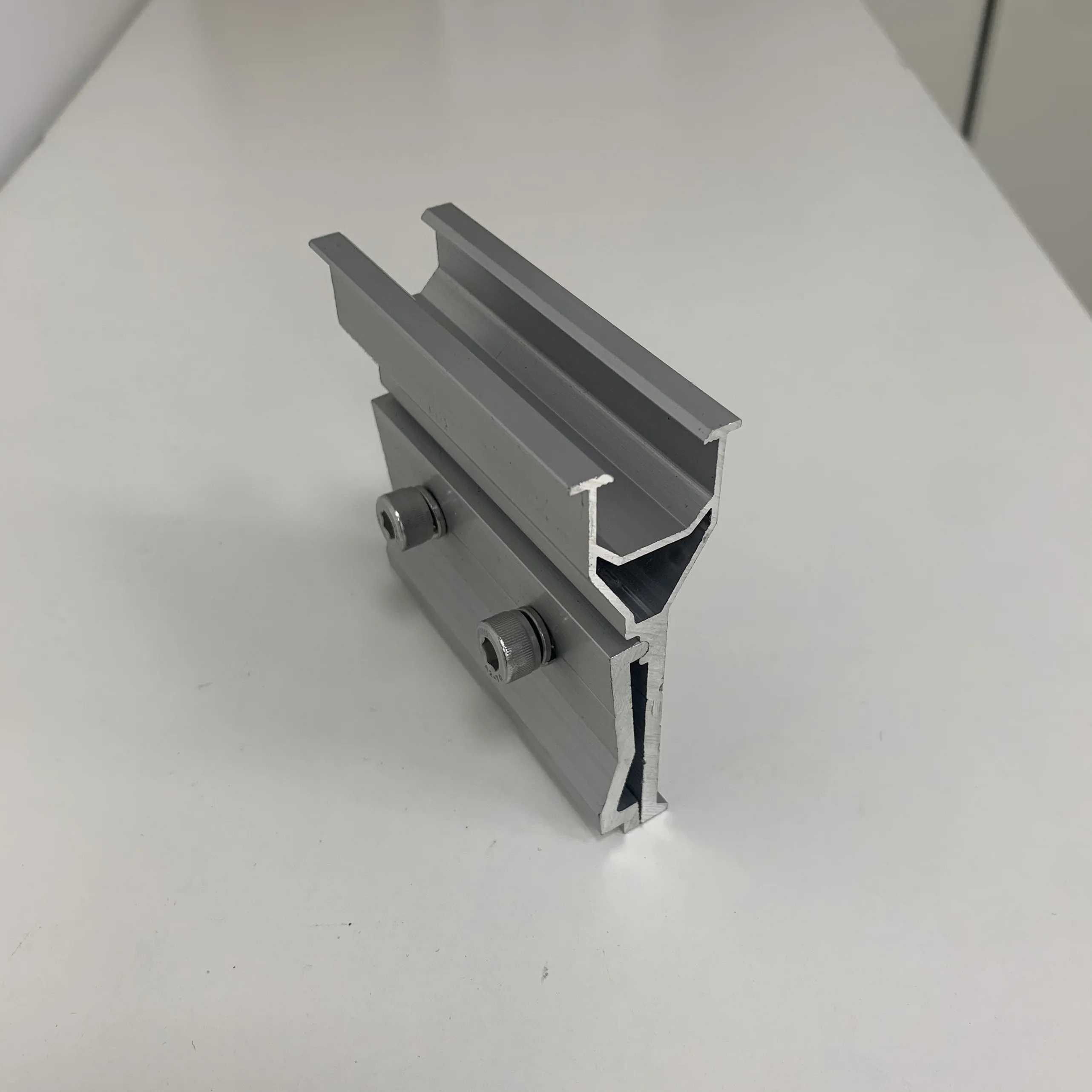 High Quality Mini Rail Cliplock Clamp Solar Mounting Bracket Aluminium Roof Solar System Factory Price Vietnam Carport