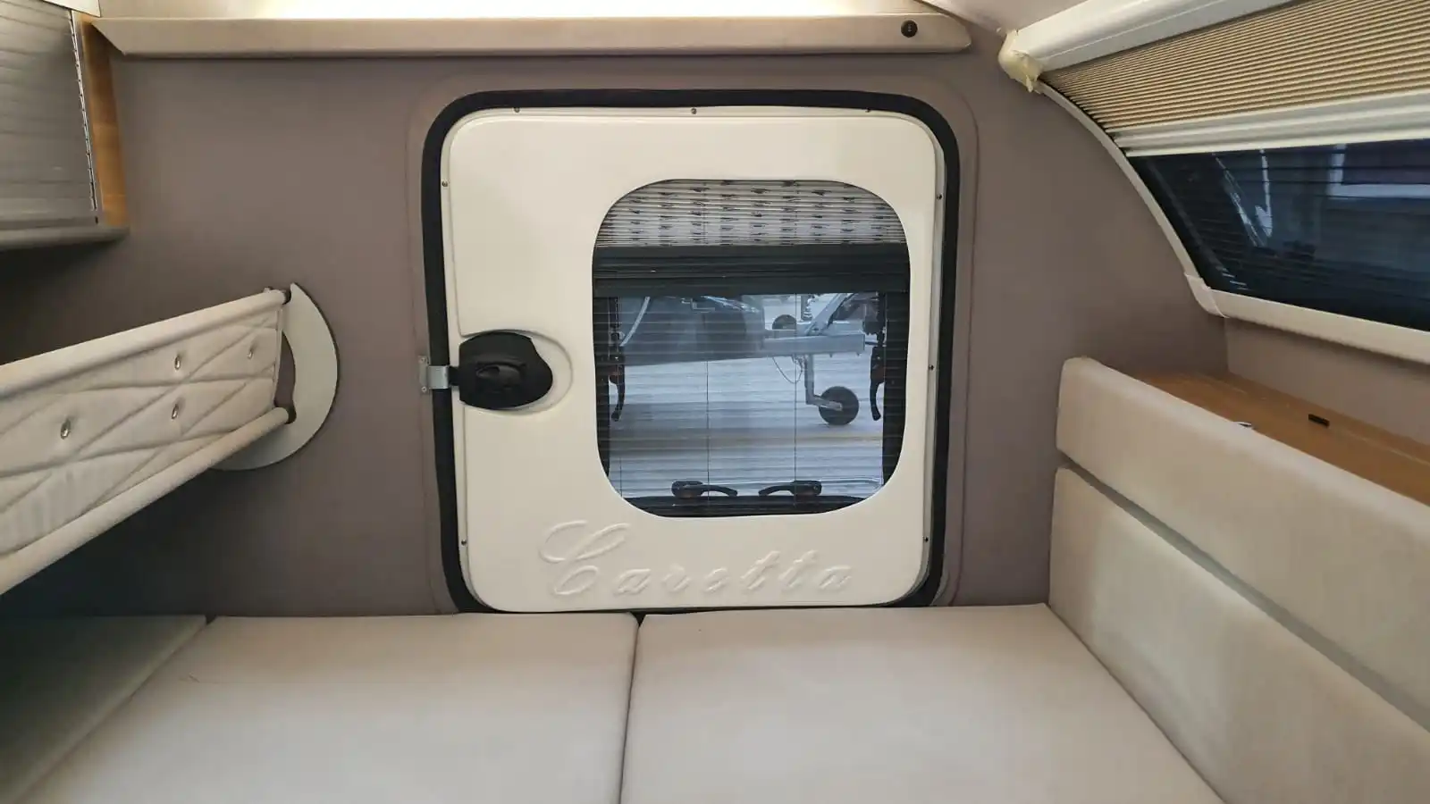 Famous Luxury Motorhomes Camping Caravan Trailer Trck for Sale China Max Black Red White Travel OEM