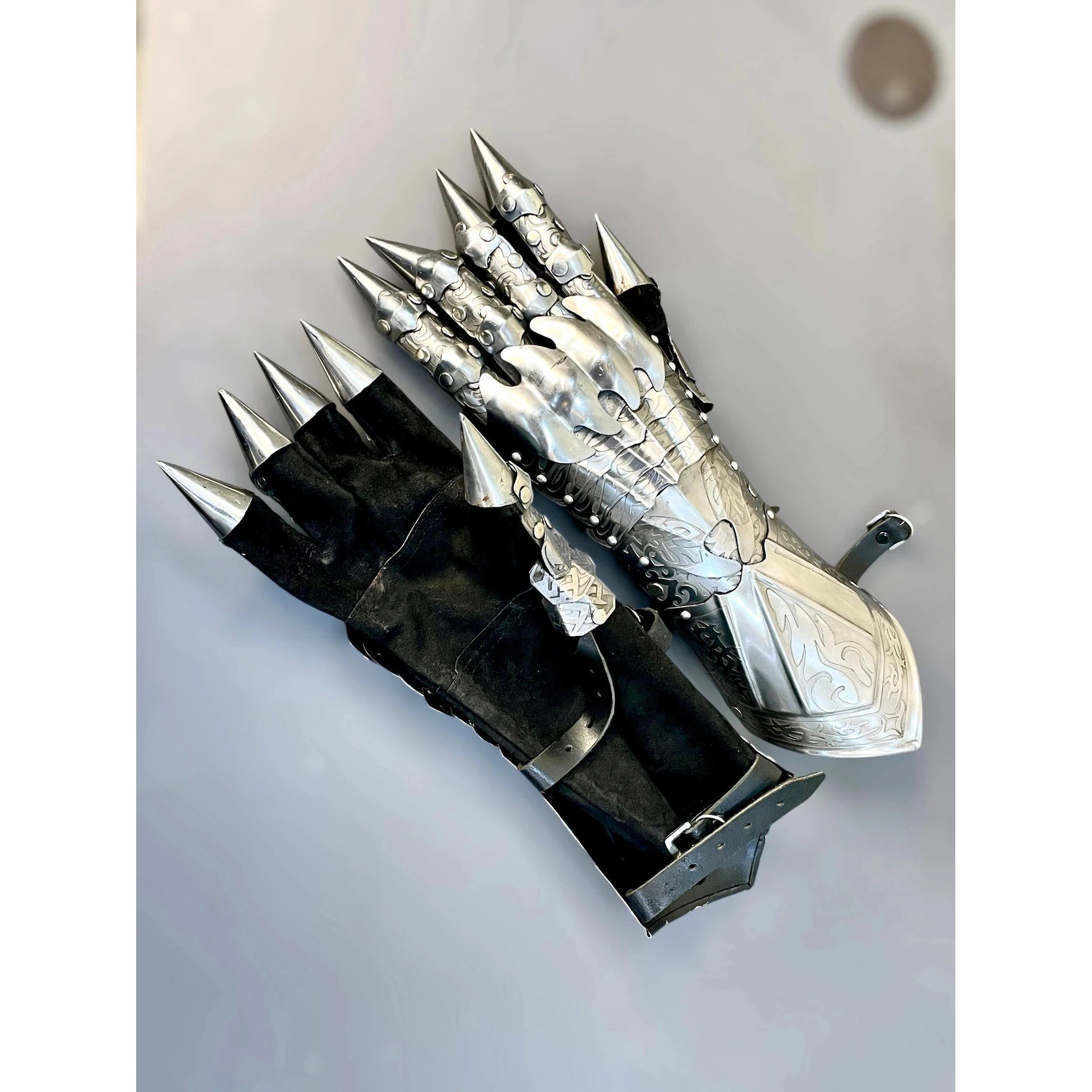 Medieval Nazgul Etching Gloves Set ~ Medieval Knight Gothic Gauntlet Gloves Pair ~ Best Halloween Costume ~ Role Play & Cosplay
