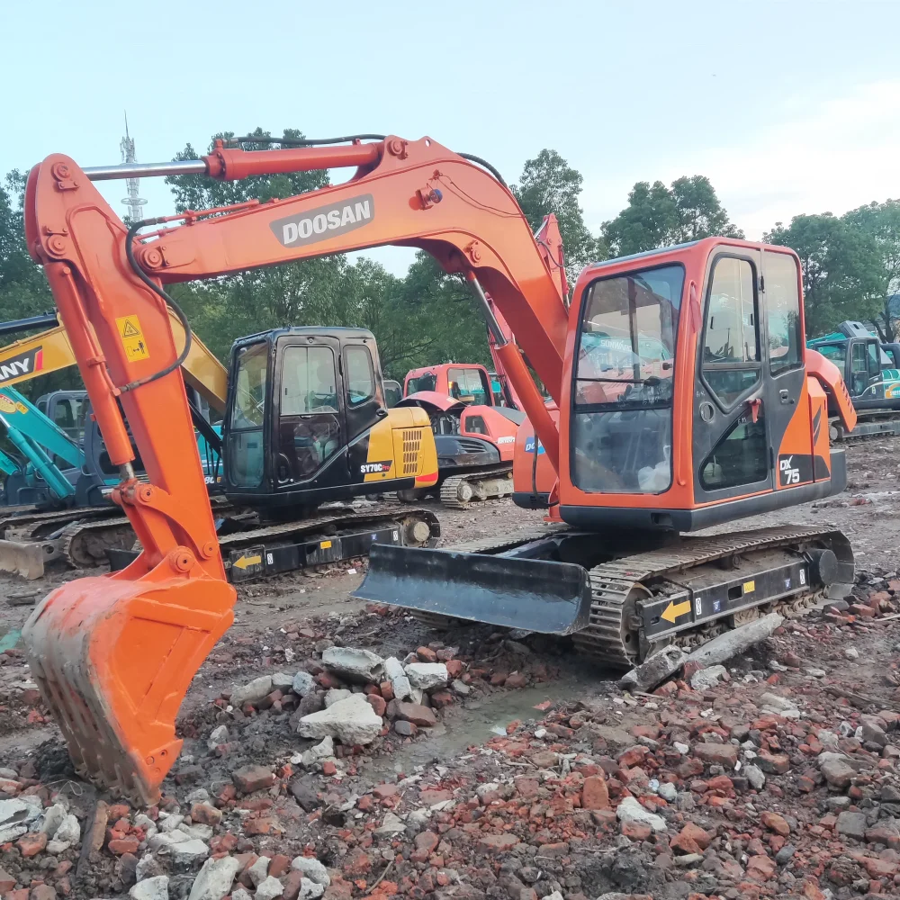 Used Doosan dh75 7ton hydraulic crawler mini backhoe excavator in China