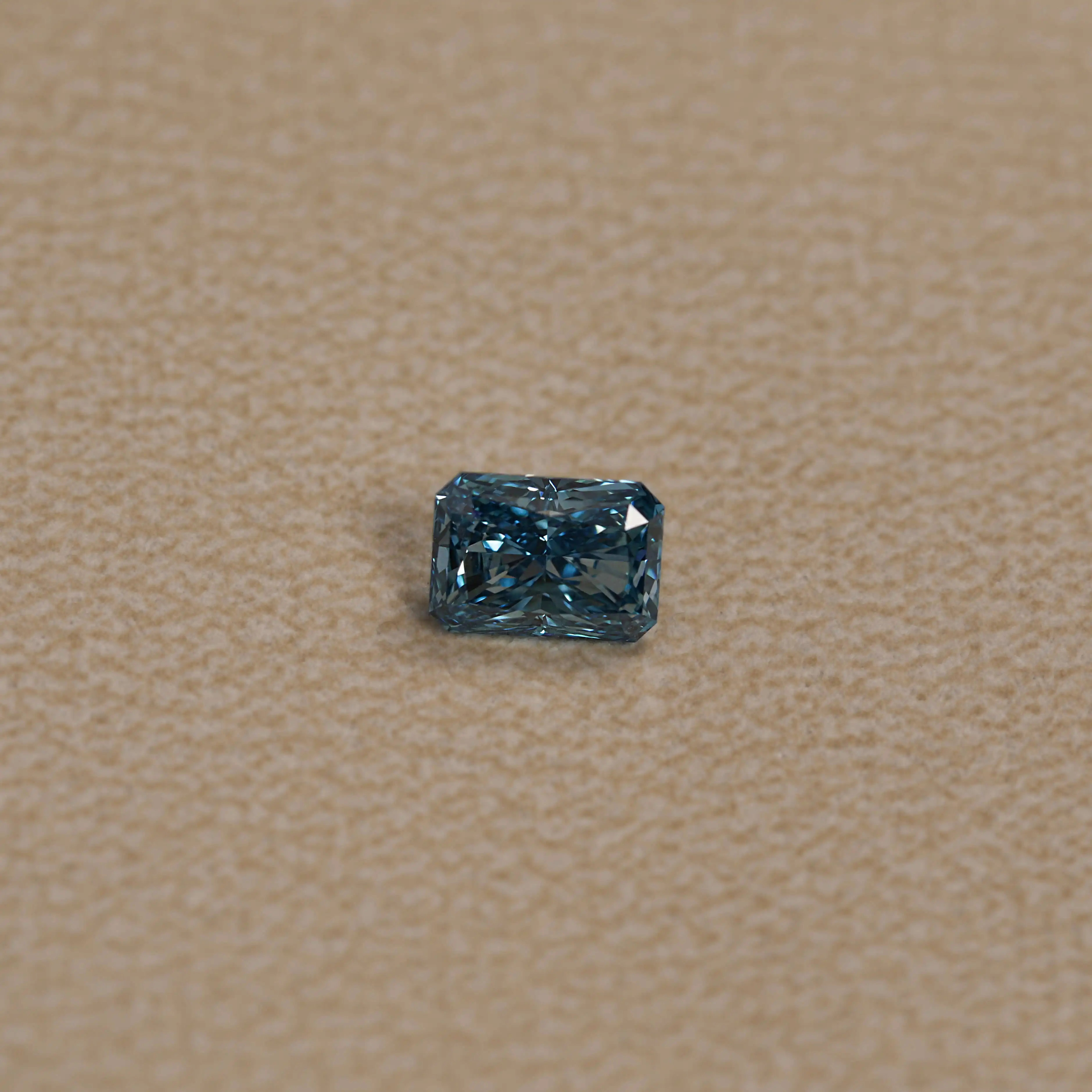 2.75 CT Radiant Cut Lab Grown Diamond / Fancy Blue Colour Filled Lab Created Diamond Loose Stone For Exquisite Jewelry.