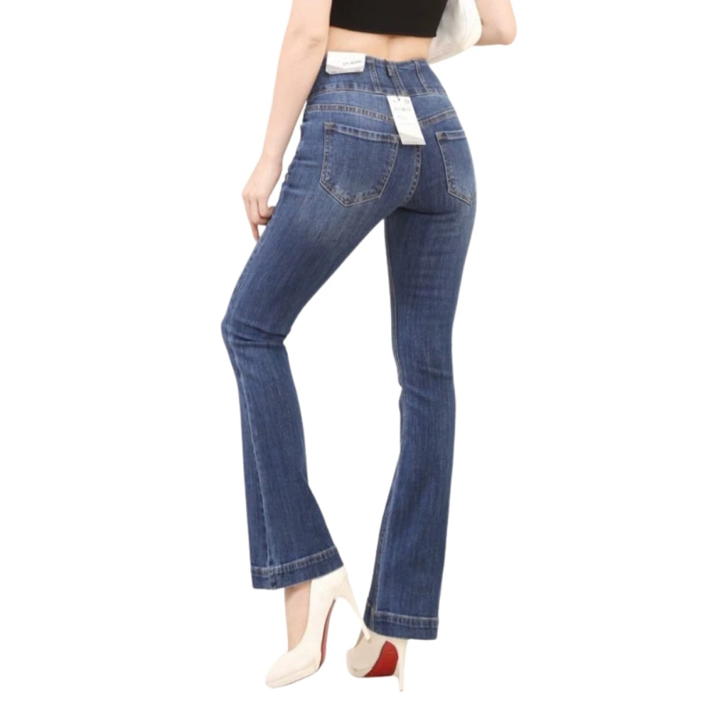 Refreshing style with Made in Vietnam Jeans is Innovation from a New Perspective with the trend of 2024