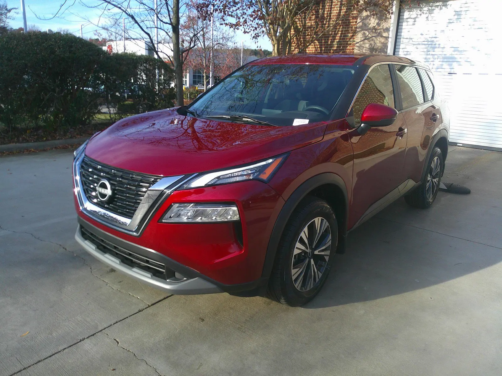 Подержанный 2023 Nissan Rogue SV