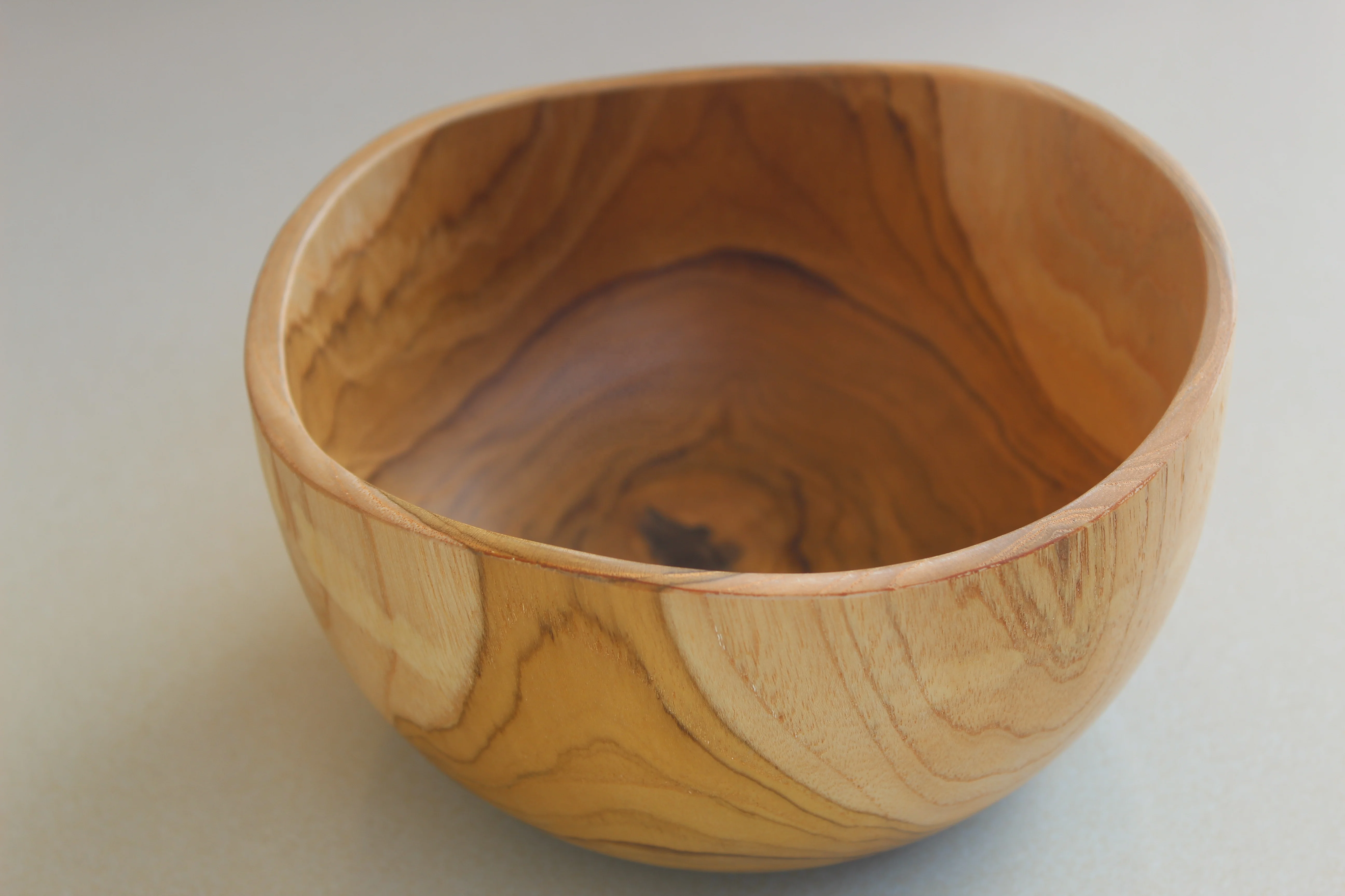 Handmade of Wooden Bowl original from Bali Indonesia these product are produced by family business here in Bali