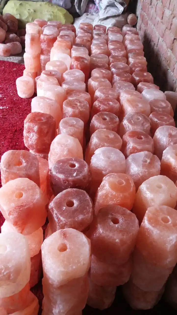 wholesale Animal Licking Himalayan Pink Sal Natural Pure Salt Block on Rope for Horses   Cattle Rabbits Himalayan edible salt