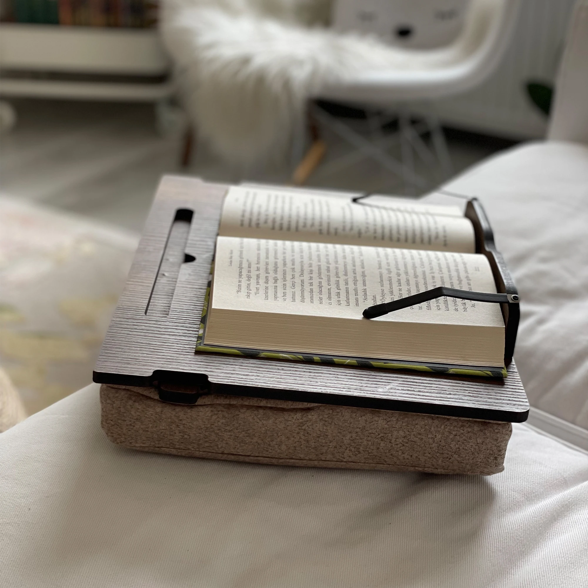 Quality Storage Book Reading Stand for Bed Book Reading holder working desk with storage book stand with storage