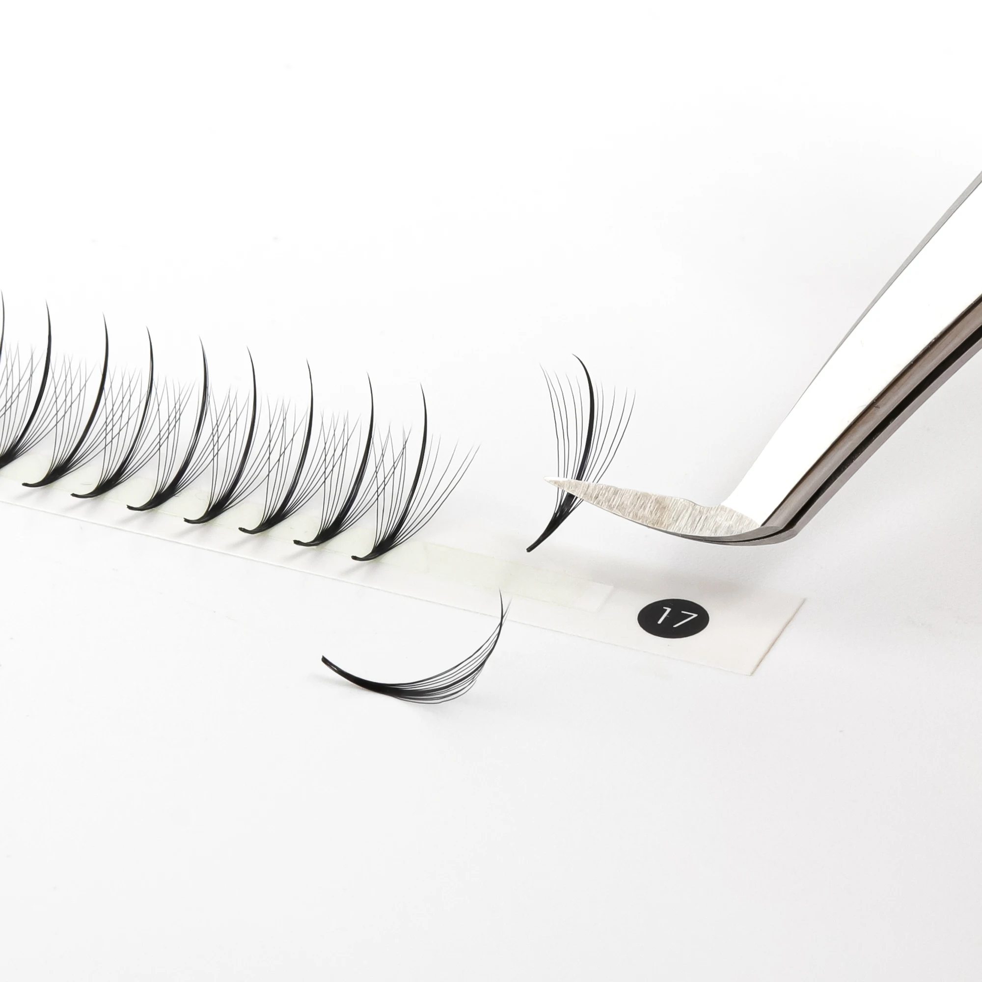 Factory direct price wispy eyelashes loose tray extra fluffy mink eyelashes wispy 20mm lashes wholesale extension OEM ODM