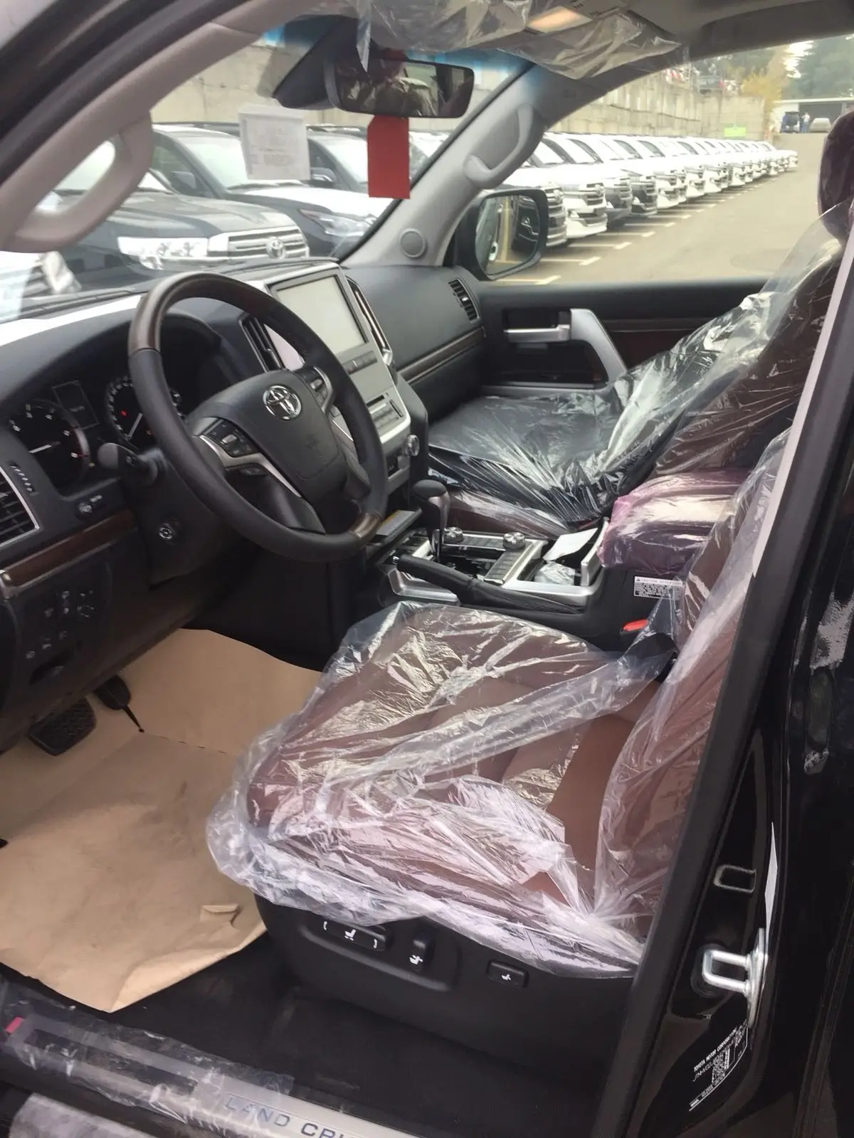 FAIRLY USED 2020 TOYOTA LANDCRUISER 200 4.5L TDI VX-R EXECUTIVE LOUNGE W/AHC/TSS  FOR SALE