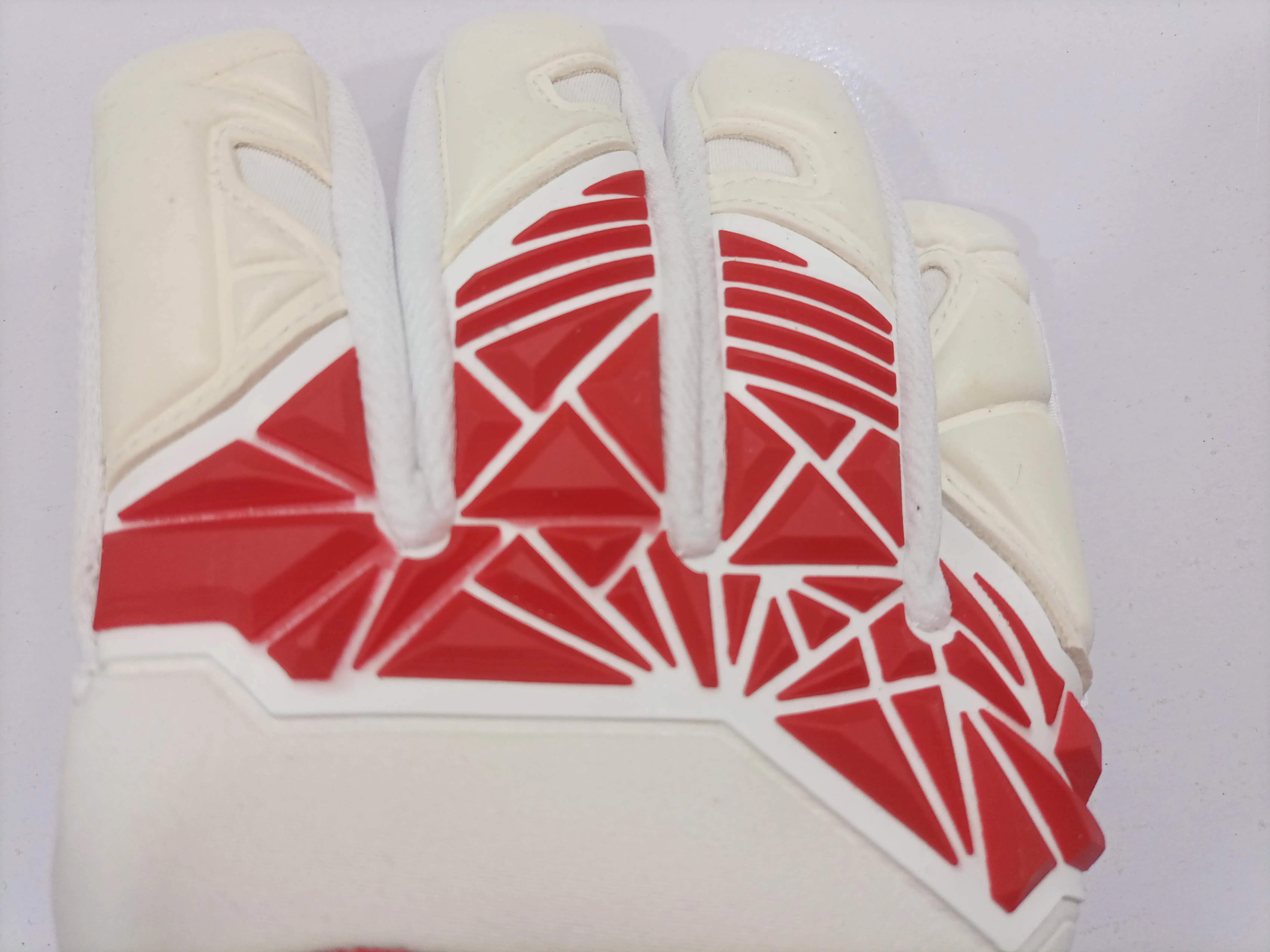 Professional Latex Material Kids Sports Futsal Goal Keeper Football Soccer Goalkeeper Gloves Protectors On fingers Mesh Panels
