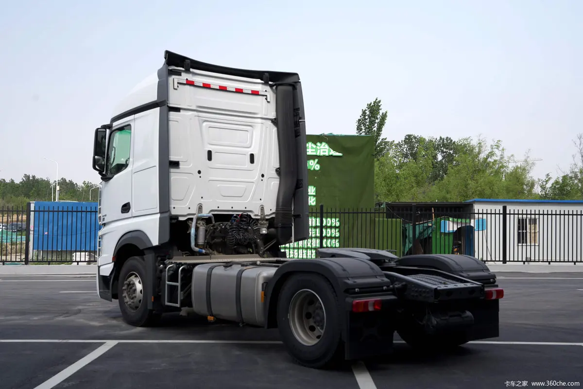 Cheap price Second hand trailer 351 - 450hp tractor head truck 3700mm used tractor  for sale