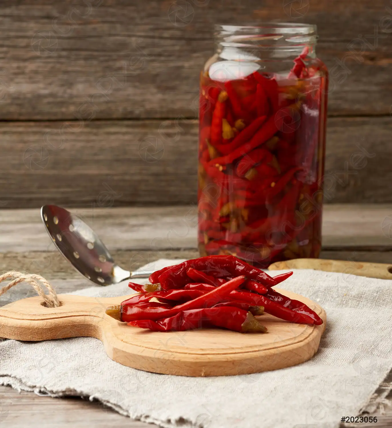 Sweet and Spicy Pickled Peppers Wholesale export canned salt peppers in bulk with competitive price Akina
