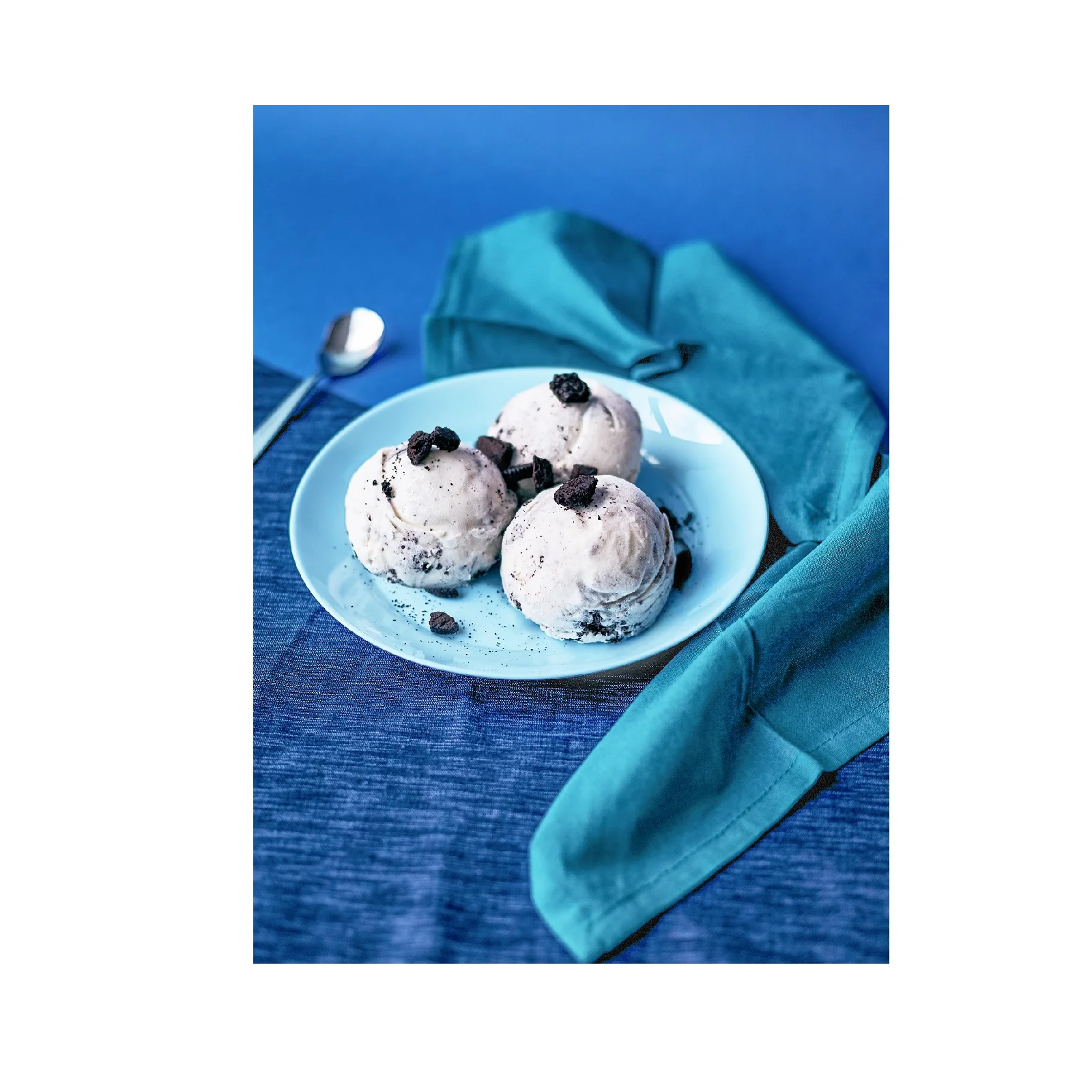 EOM 16oz Pint Crunchy Cookie Rich Vanilla Sweet Taste Low Fat Smooth Frozen Handcrafted Classic Cookies & Cream Ice Cream
