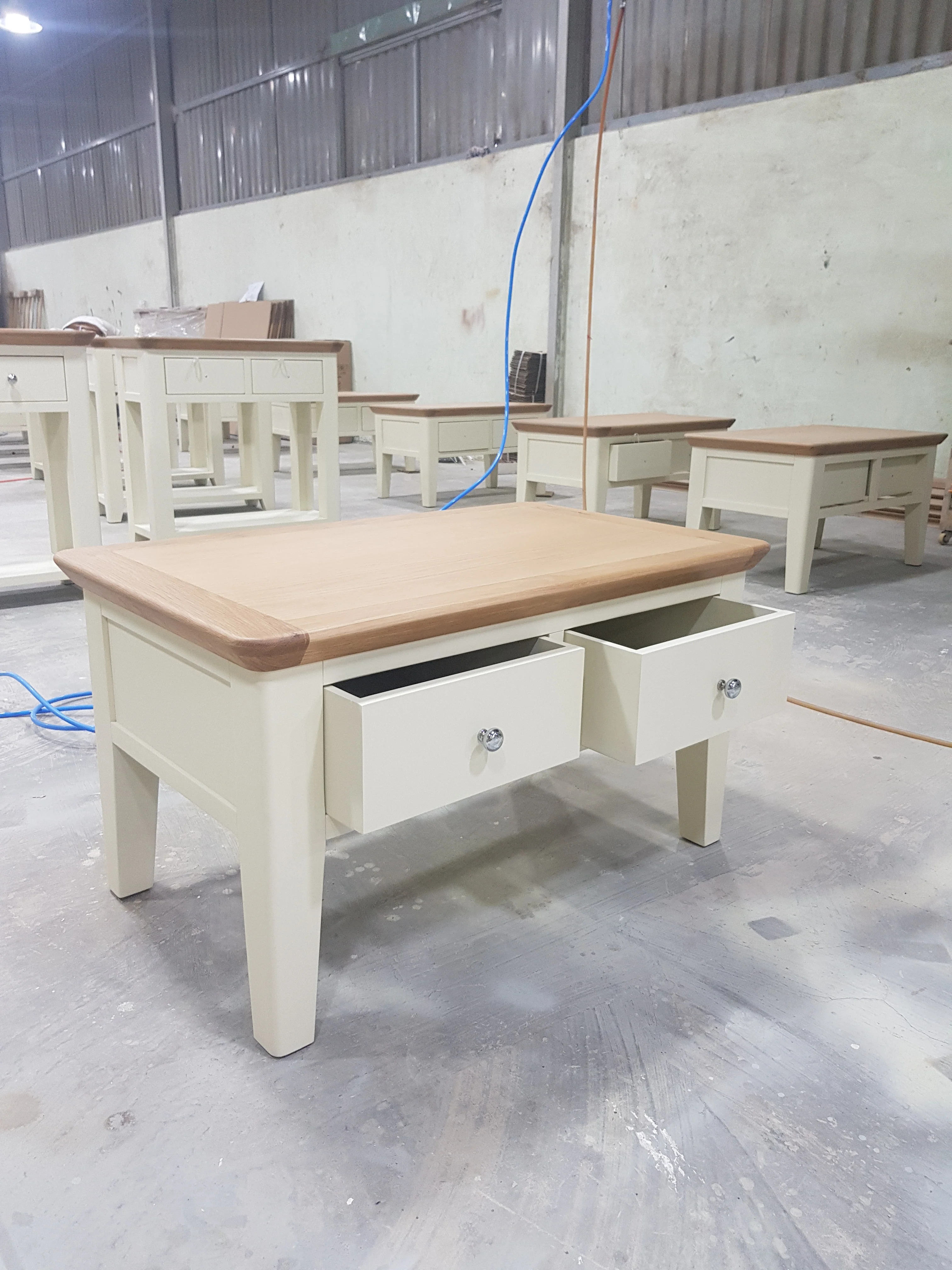 COFFEE TABLE 2 DRAWERS