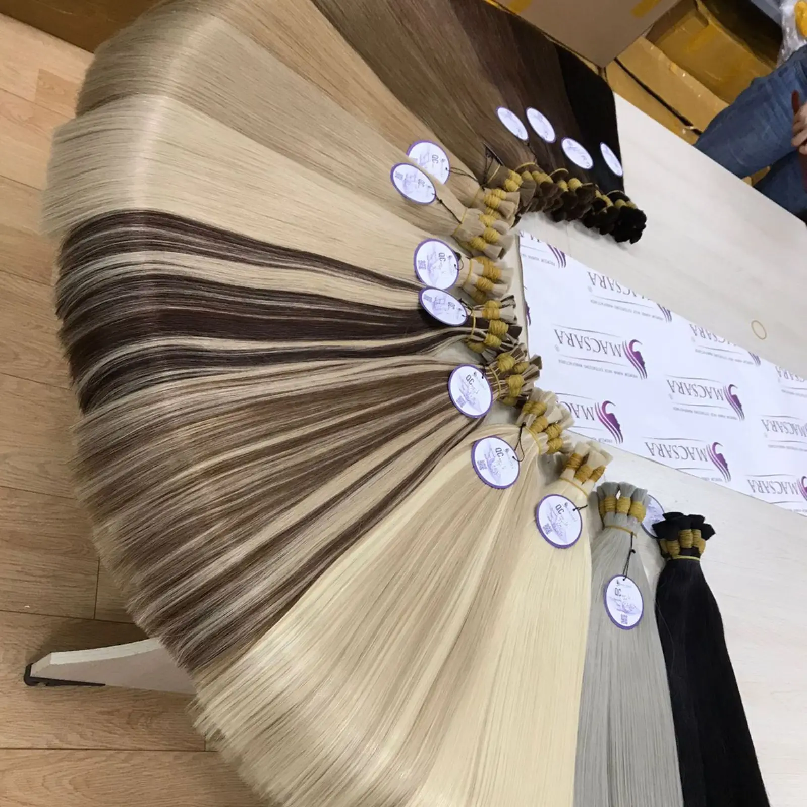 Wholesale Raw Vietnamese Hair Bundles Bulk Hair Extensions Silky Straight All Colors 8 to 30 Inches