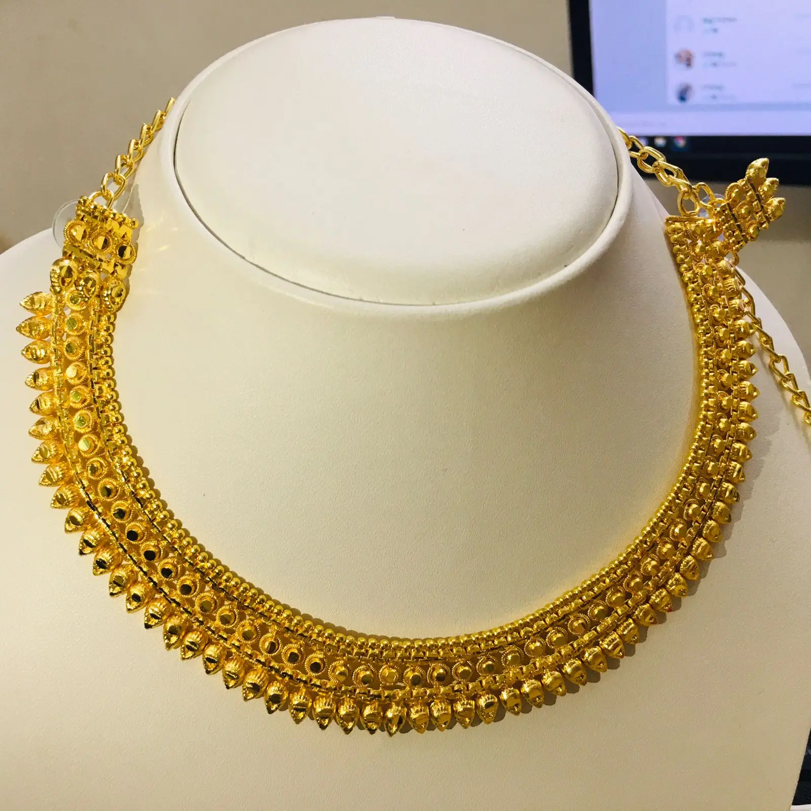 Форме плетённого кольца 18k Позолоченные Оптовая Продажа Модные простые женские ювелирные изделия мужская домашняя обувь; Подарок; Обувь в деловом стиле; Вечерние свадебные туфли унисекс технология