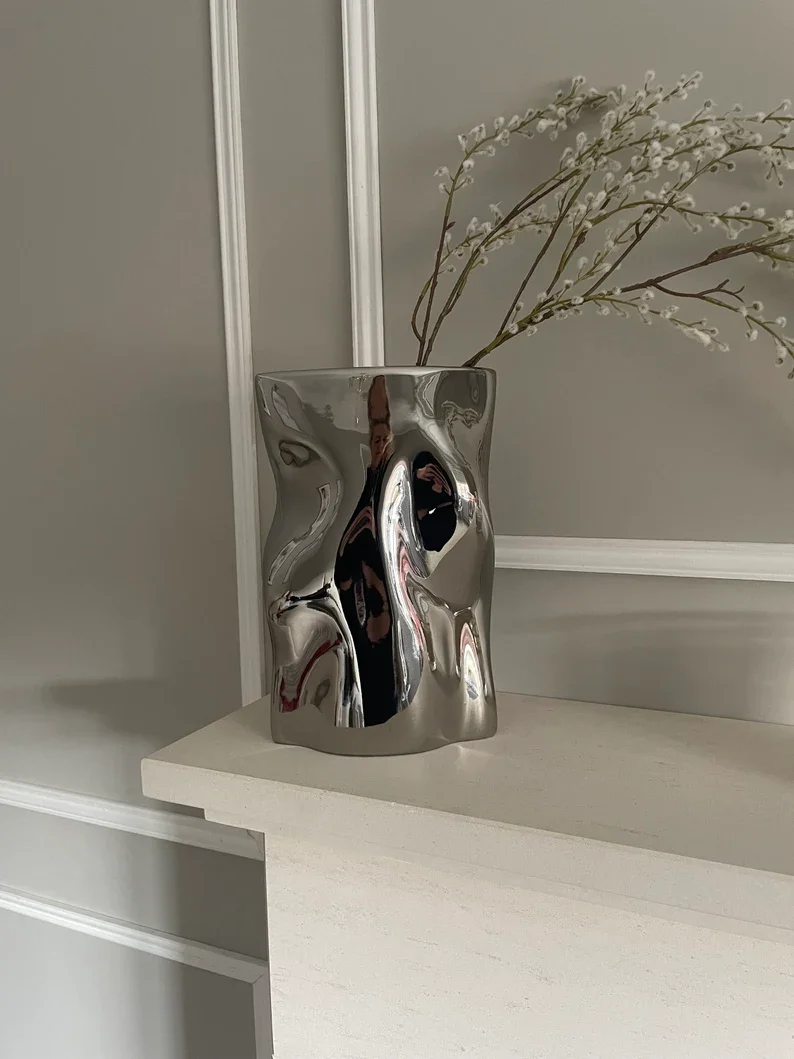 Premium Quality Modern Chrome Mirrored Vase Silver Ceramic Flower Vase for Bedroom Decoration Available for Sale