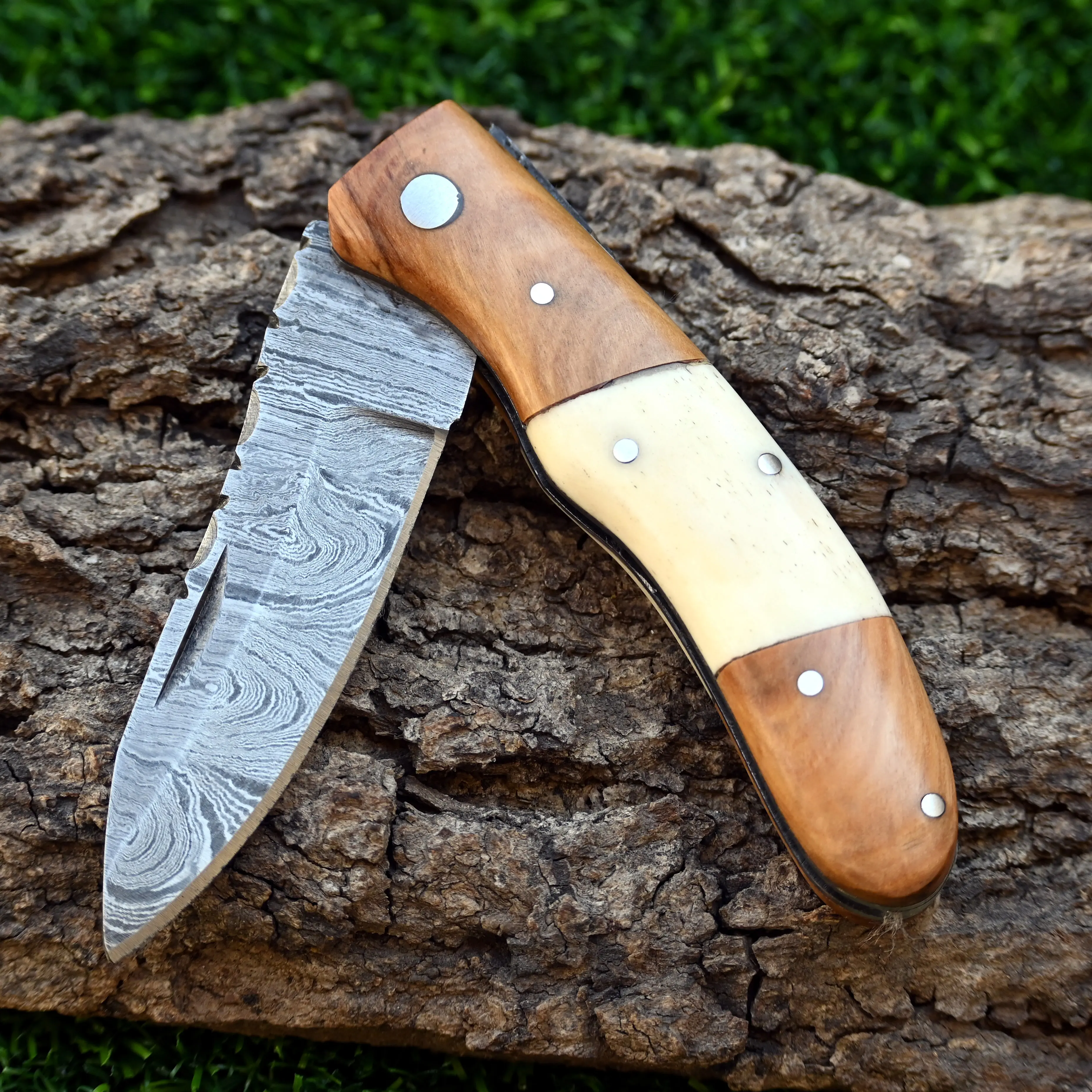 Top High-End Folding Knives Lightweight Black Handle D2 Stainless Steel Camping Pocket Knives