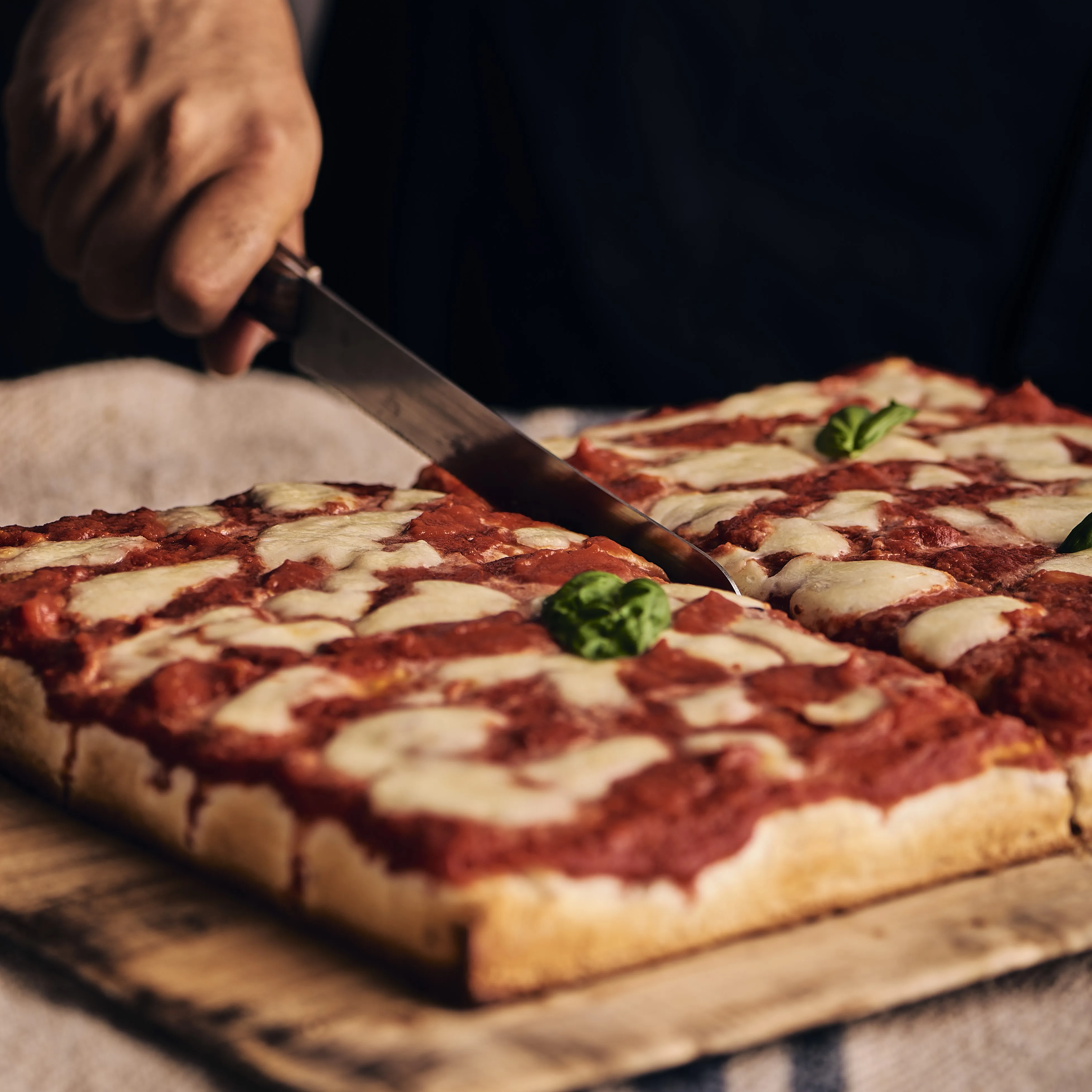 Top quality Italian Frozen Margherita Pizza Vienna sausage and fries parbaked product Extra Virgin Olive Oil 1175g 30x40cm